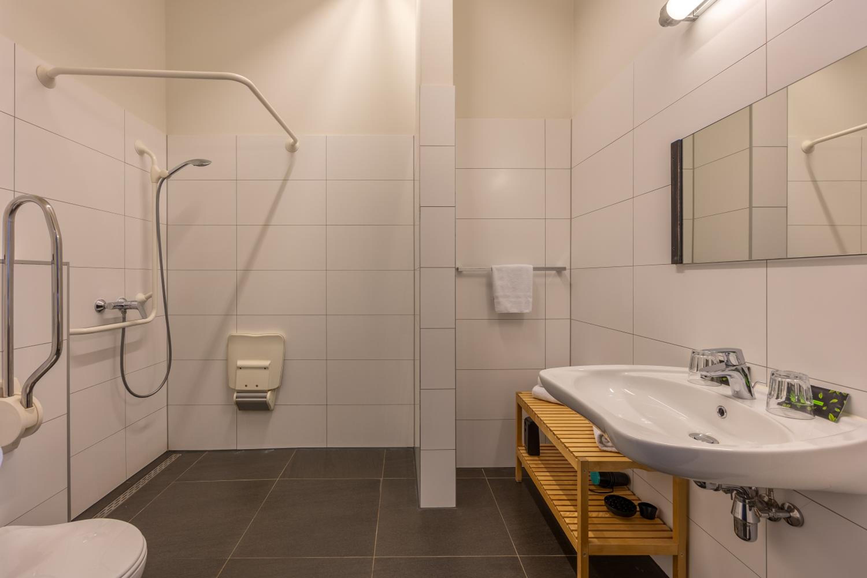 Comfort Double Room - Disability Access photo 2