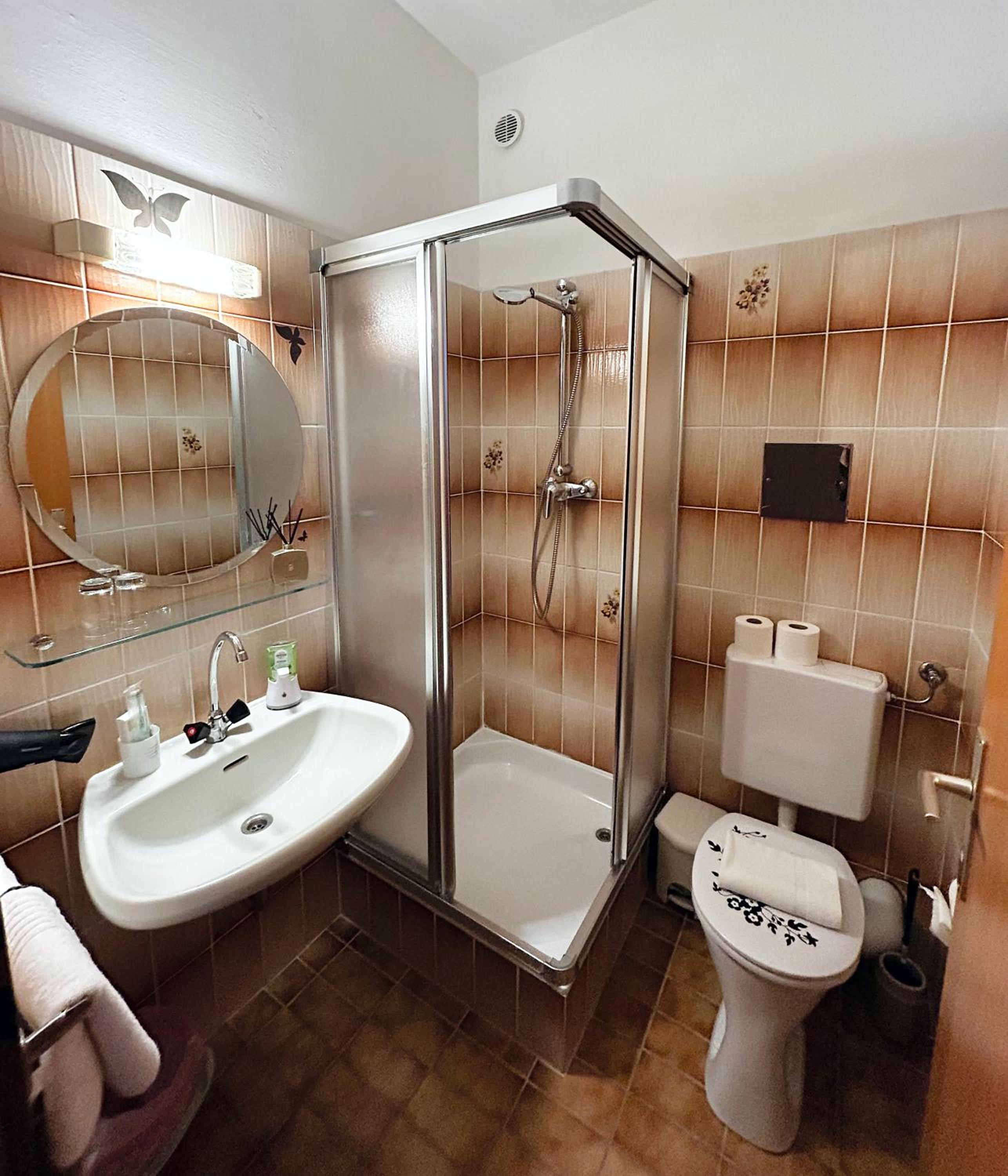 Double or Twin Room photo 2