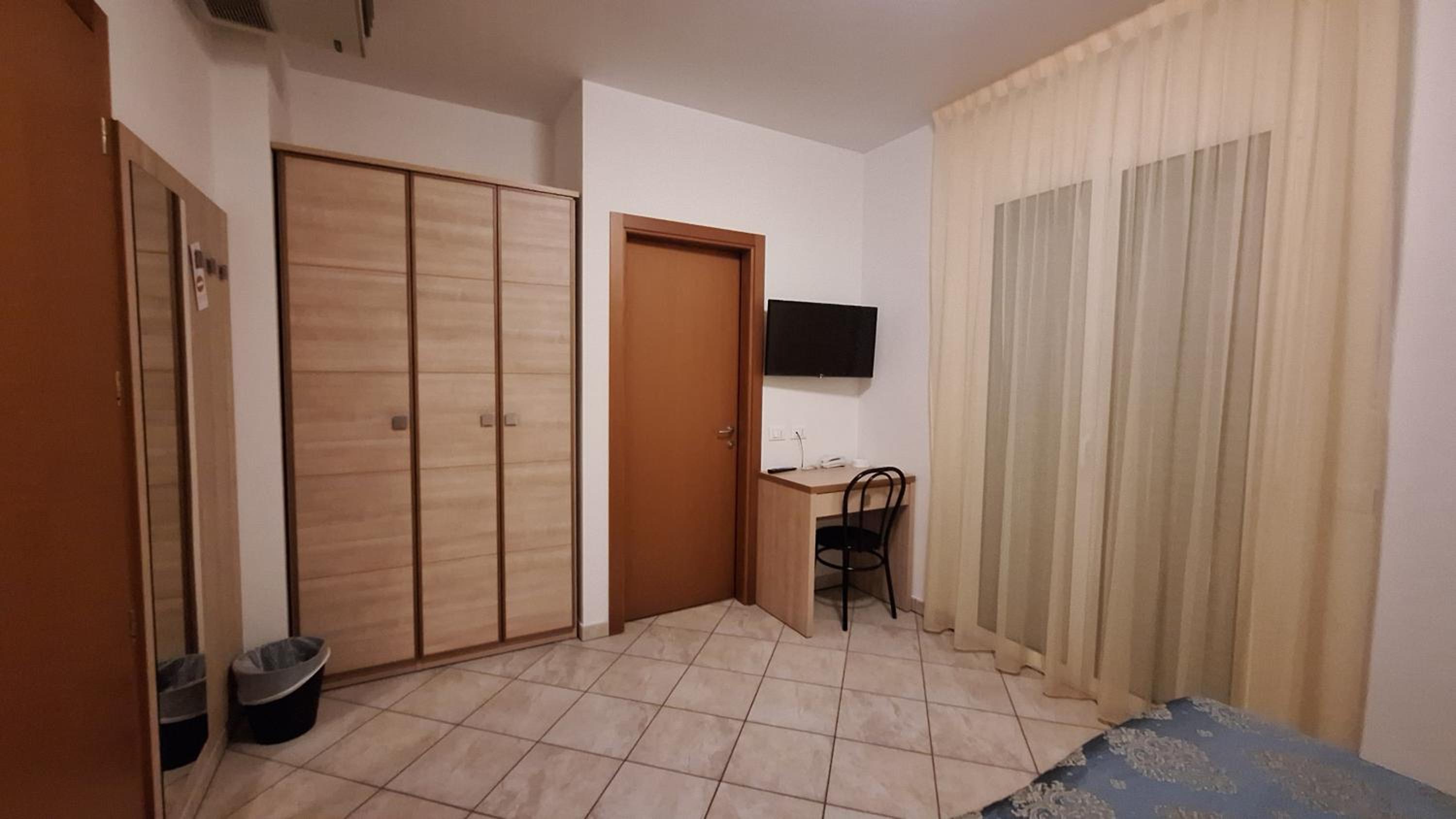 Standard Double Room - Photo 1