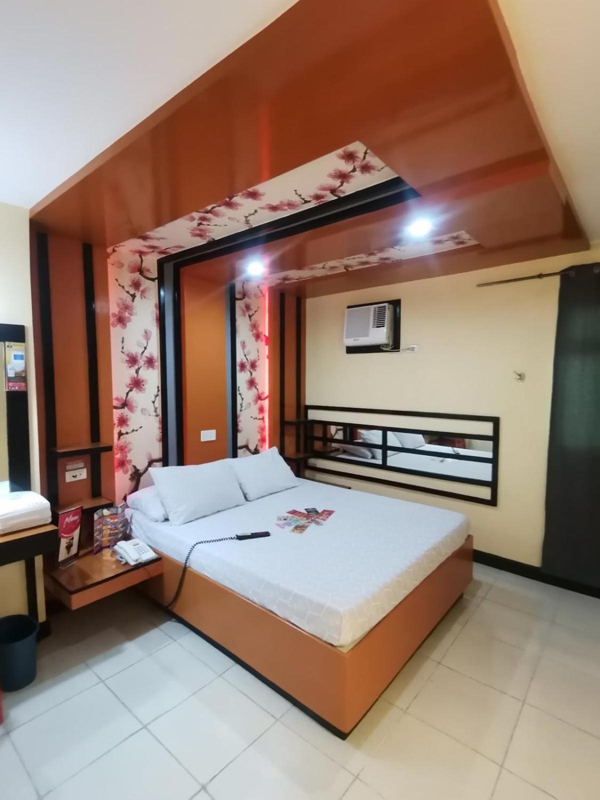 Executive Room - Photo 3