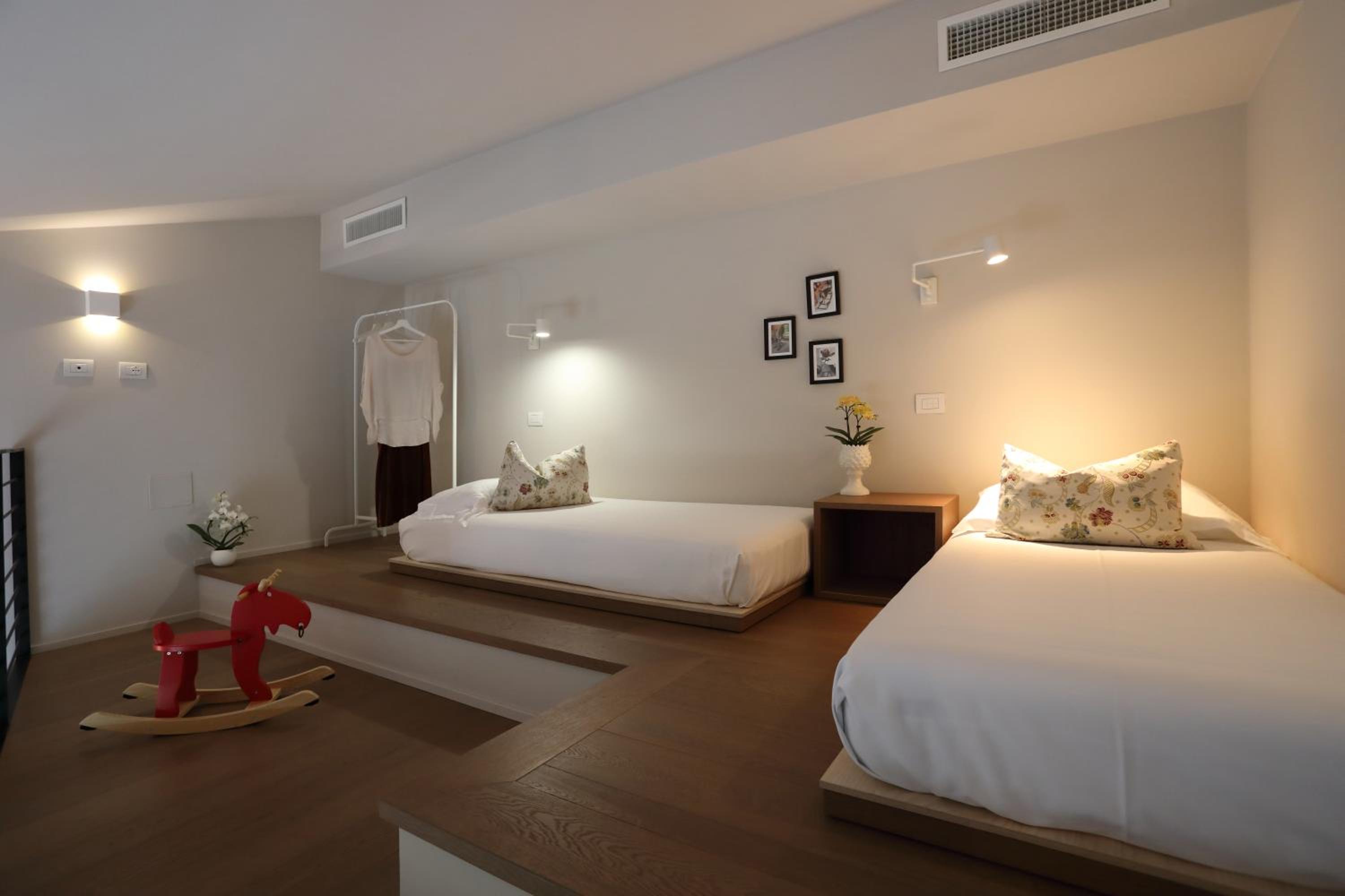 Deluxe Double Room - Photo 8