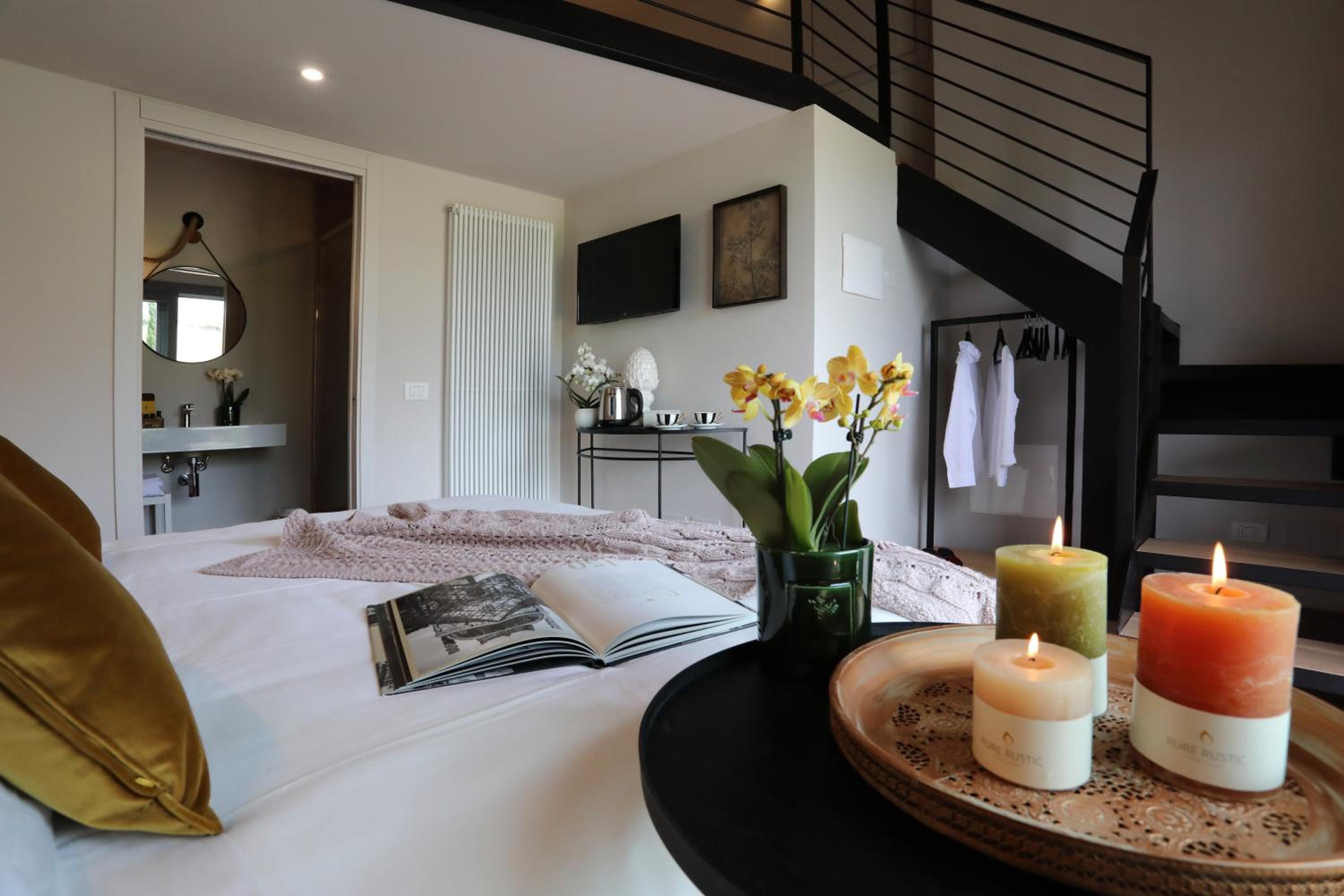 Deluxe Double Room - Photo 5