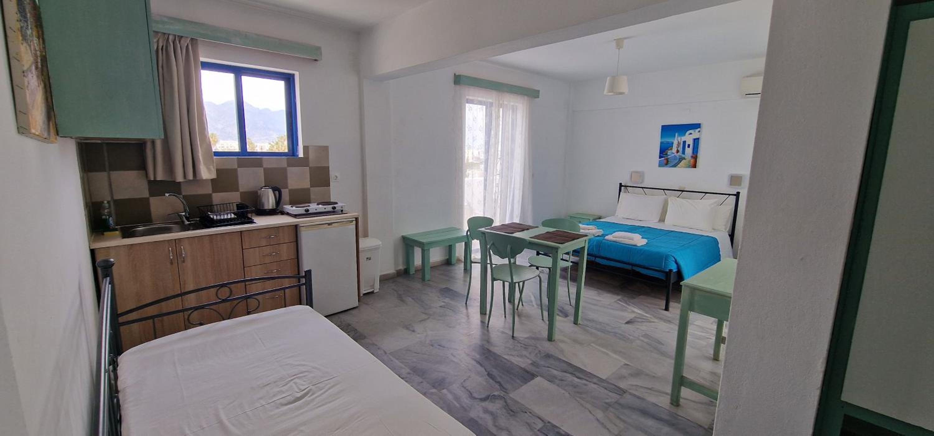 Triple Room with Terrace photo 1