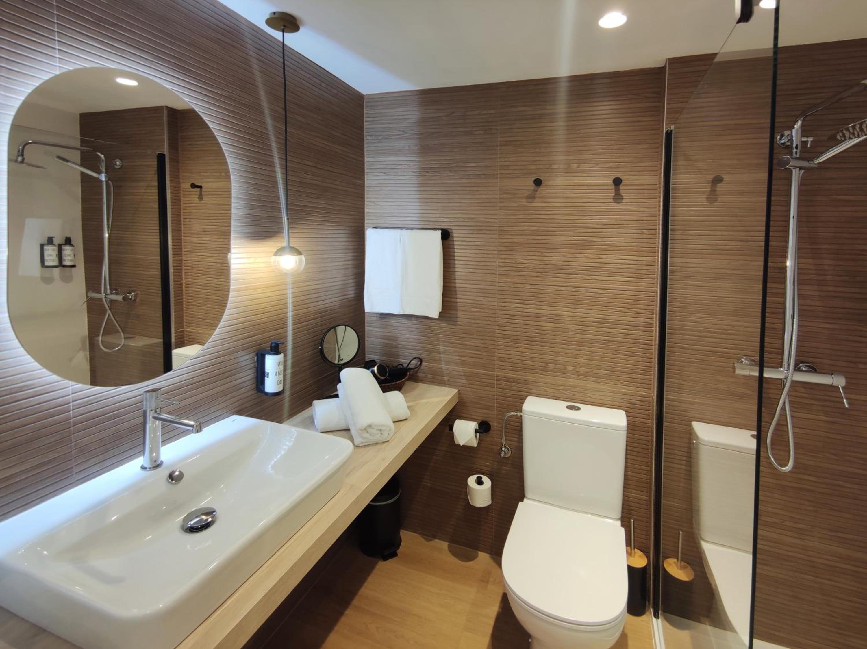 One-Bedroom Apartment with Balcony thumbnail 5