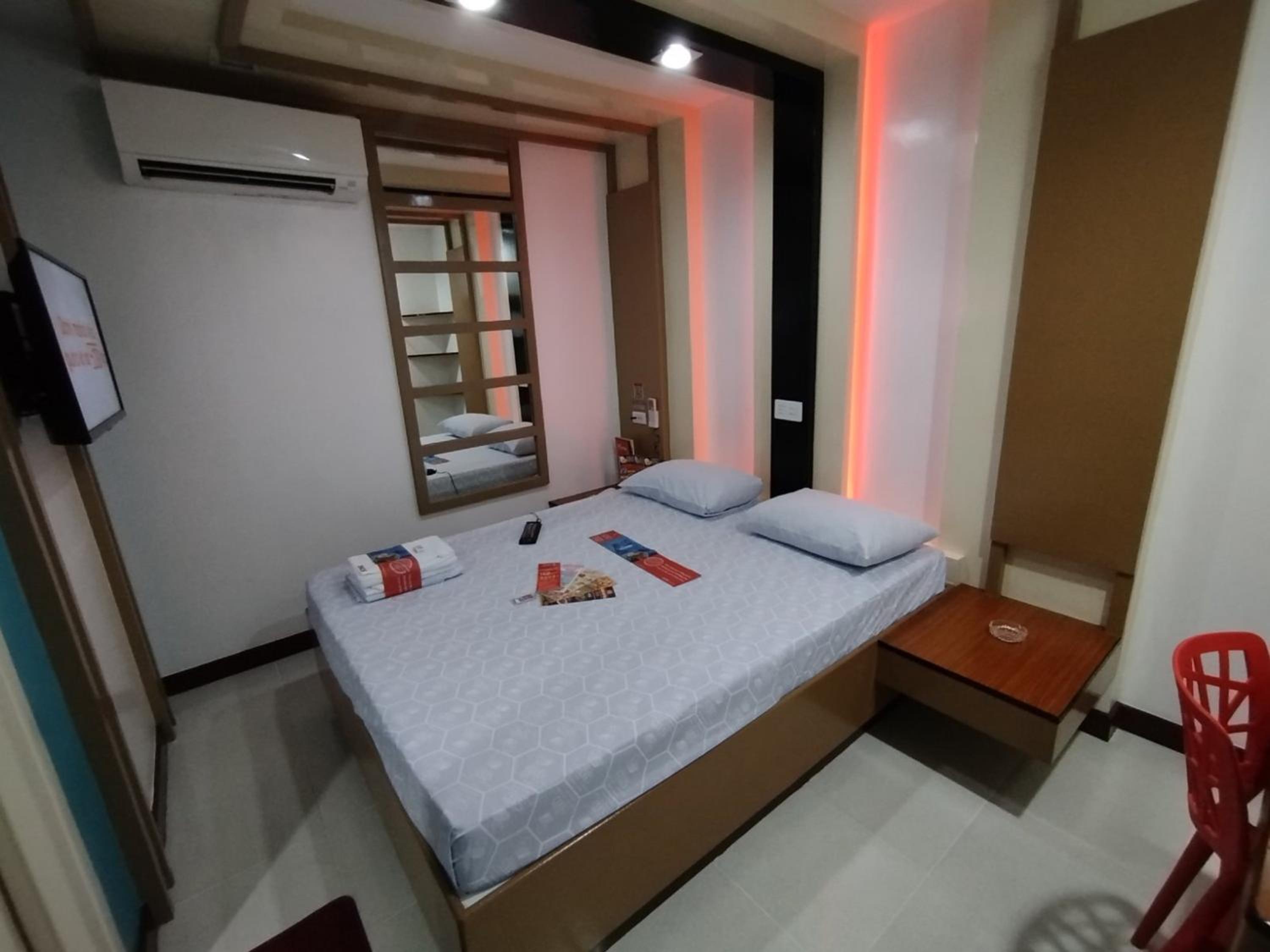 Deluxe Room - Photo 2