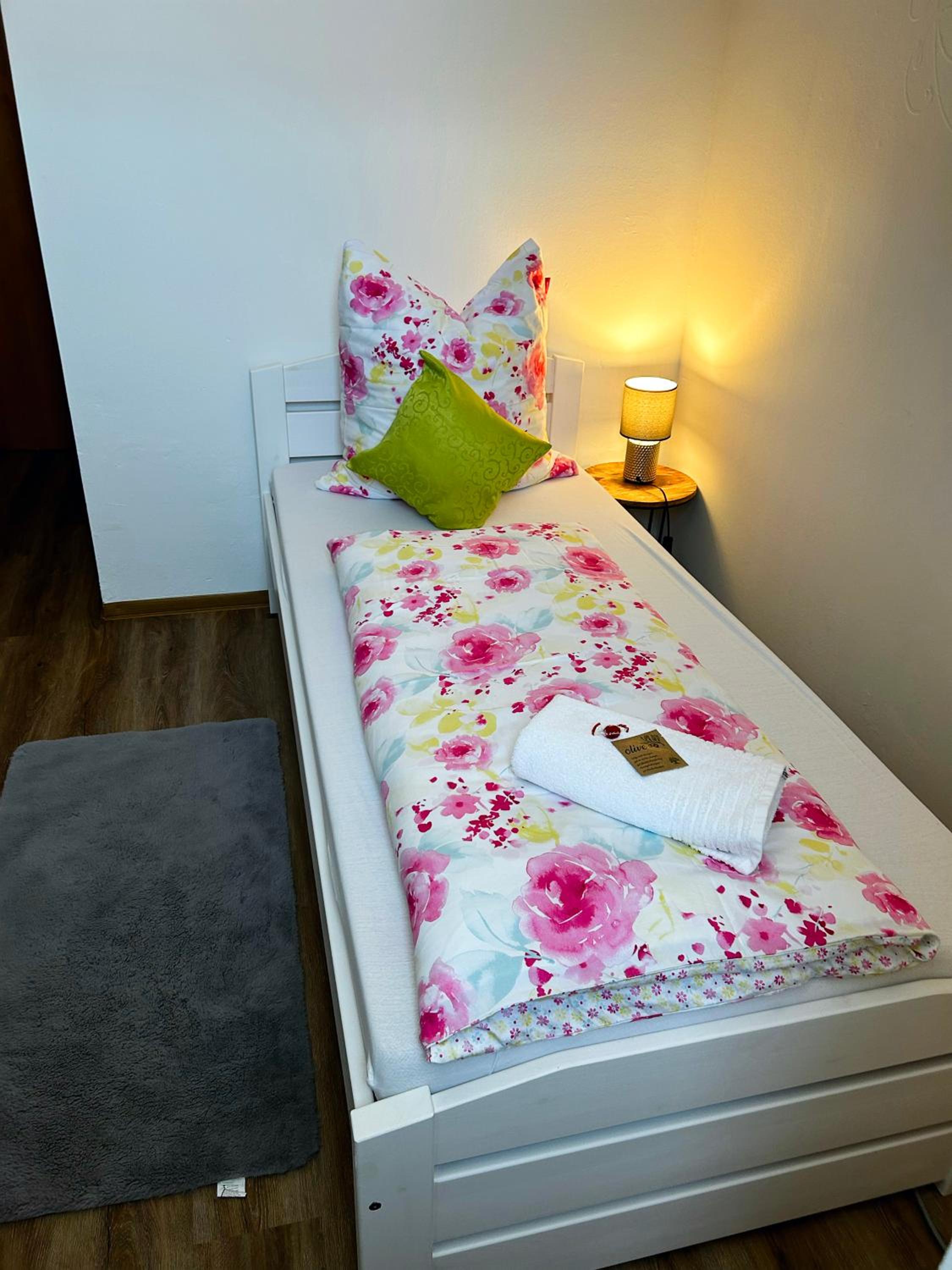 Single Room with Private Bathroom photo 3