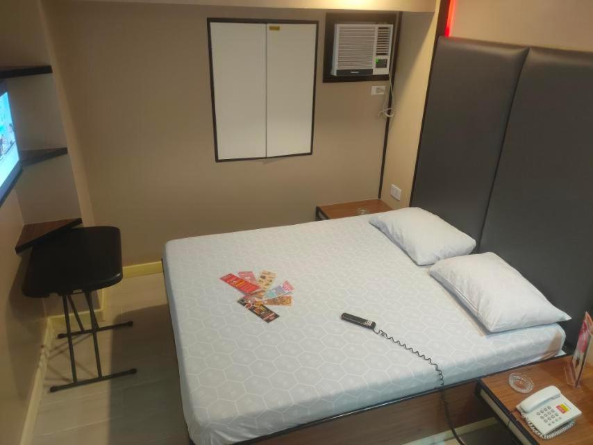 Deluxe Room - Photo 5