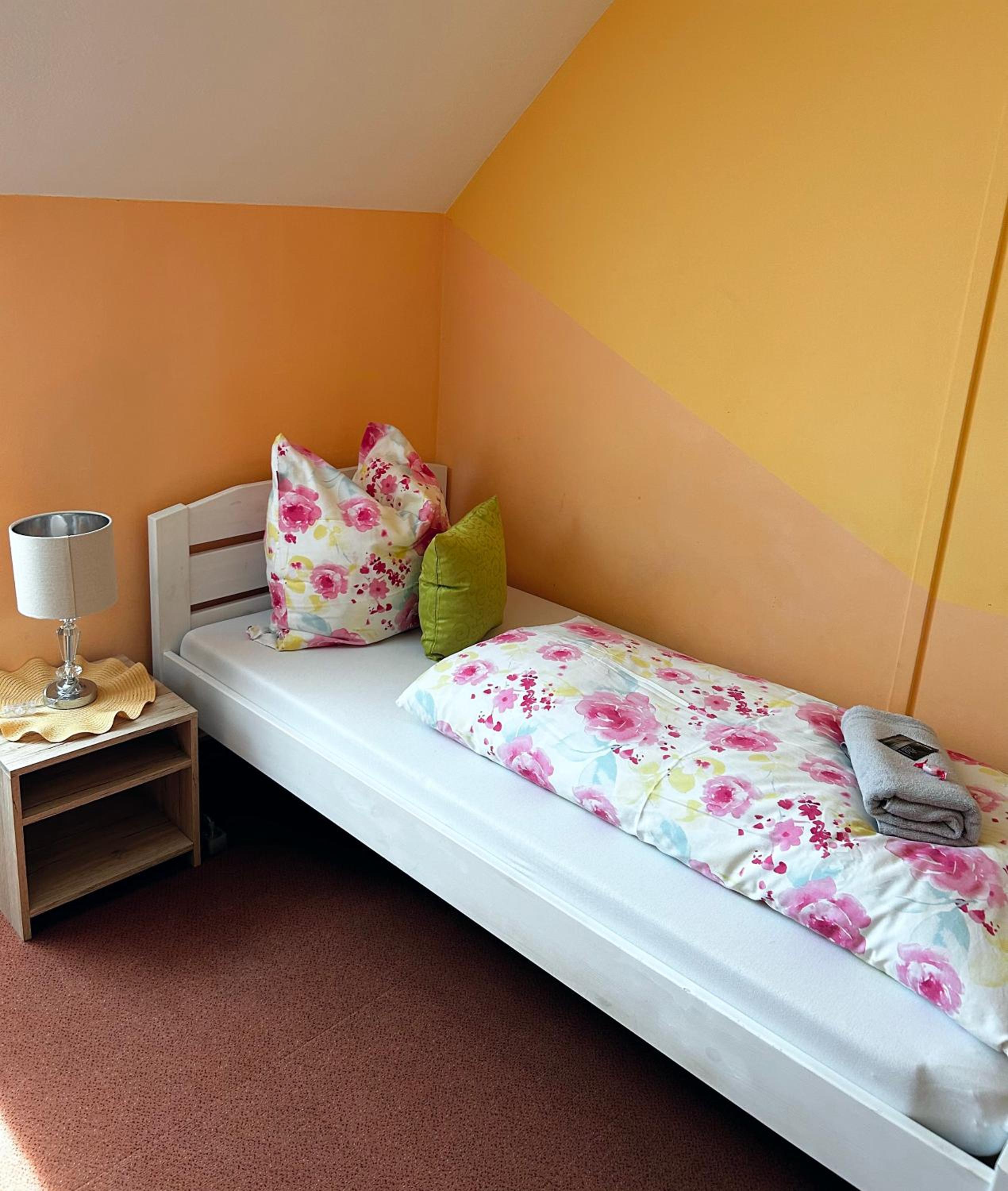 Single Room with Private Bathroom photo 1