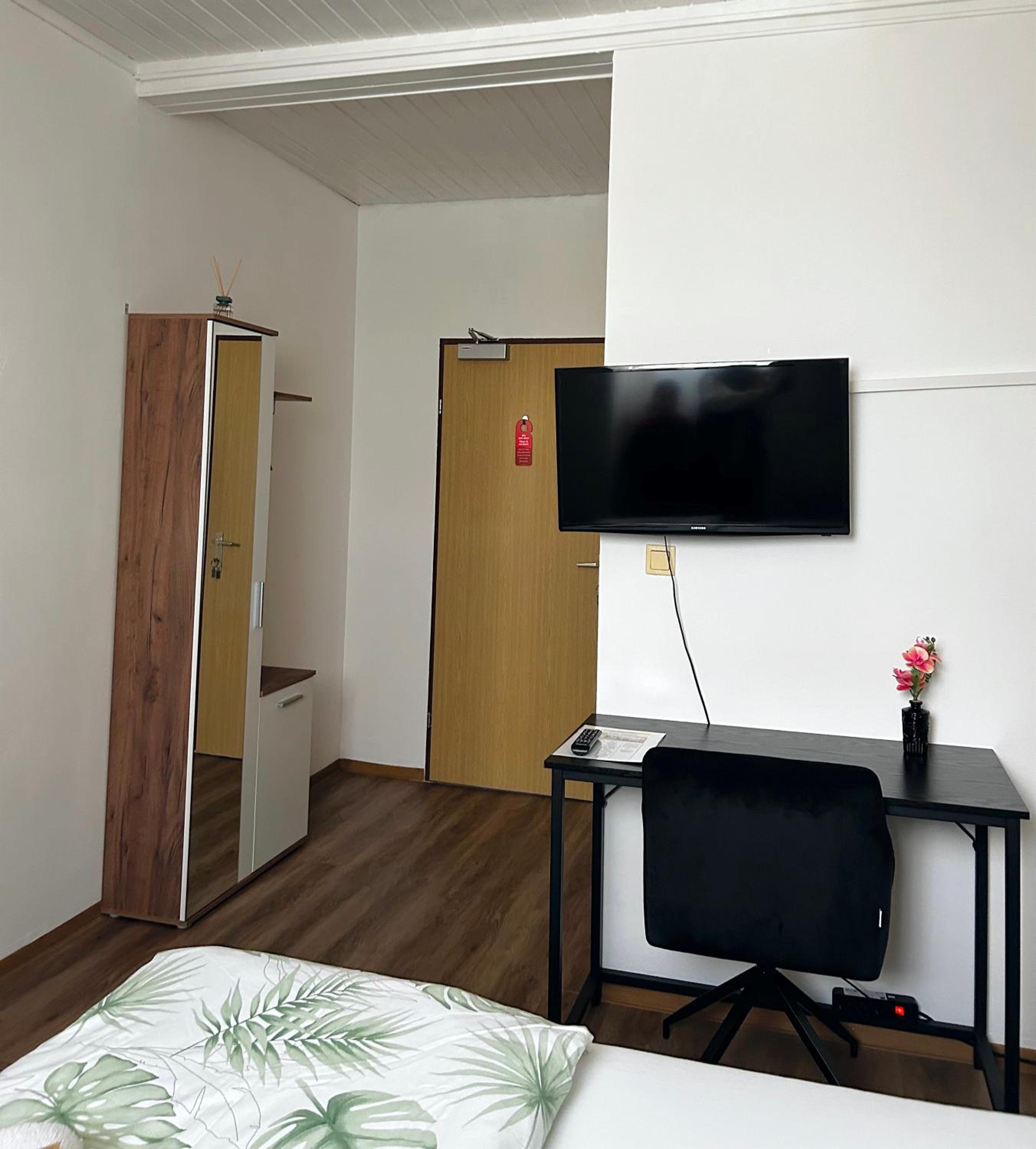 Large Double Room photo 2