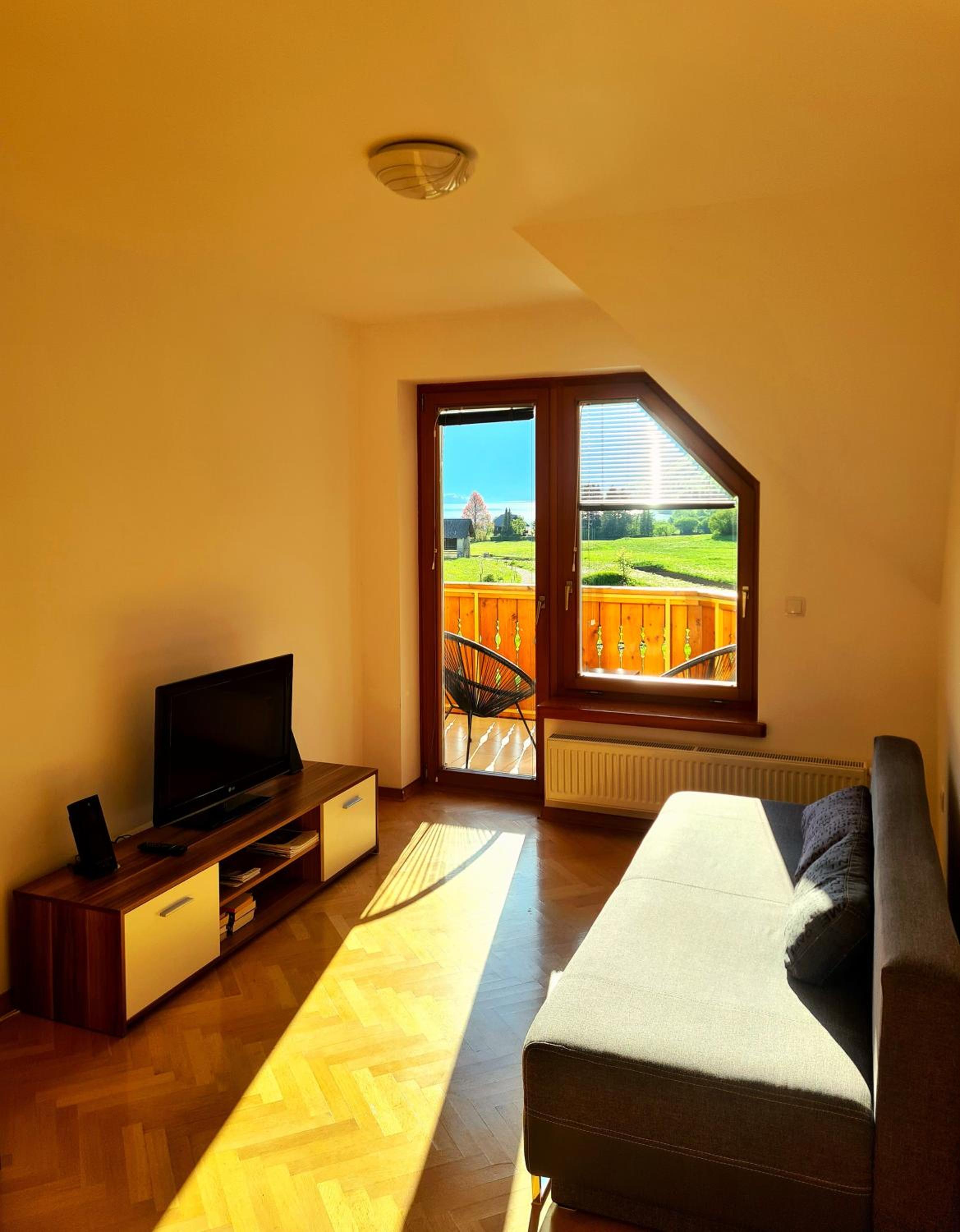 Apartment with Mountain View photo 1