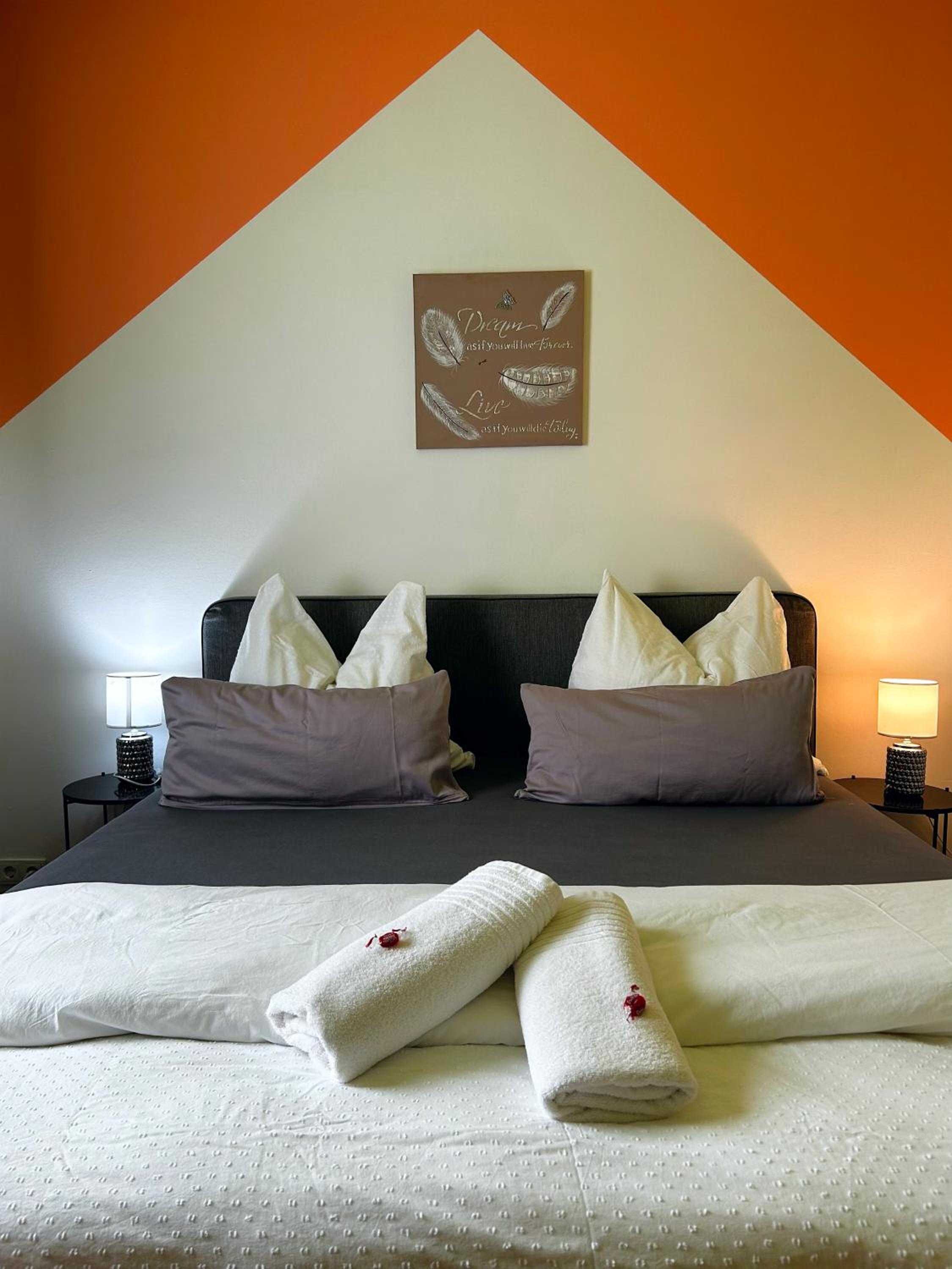 Large Double Room photo 1