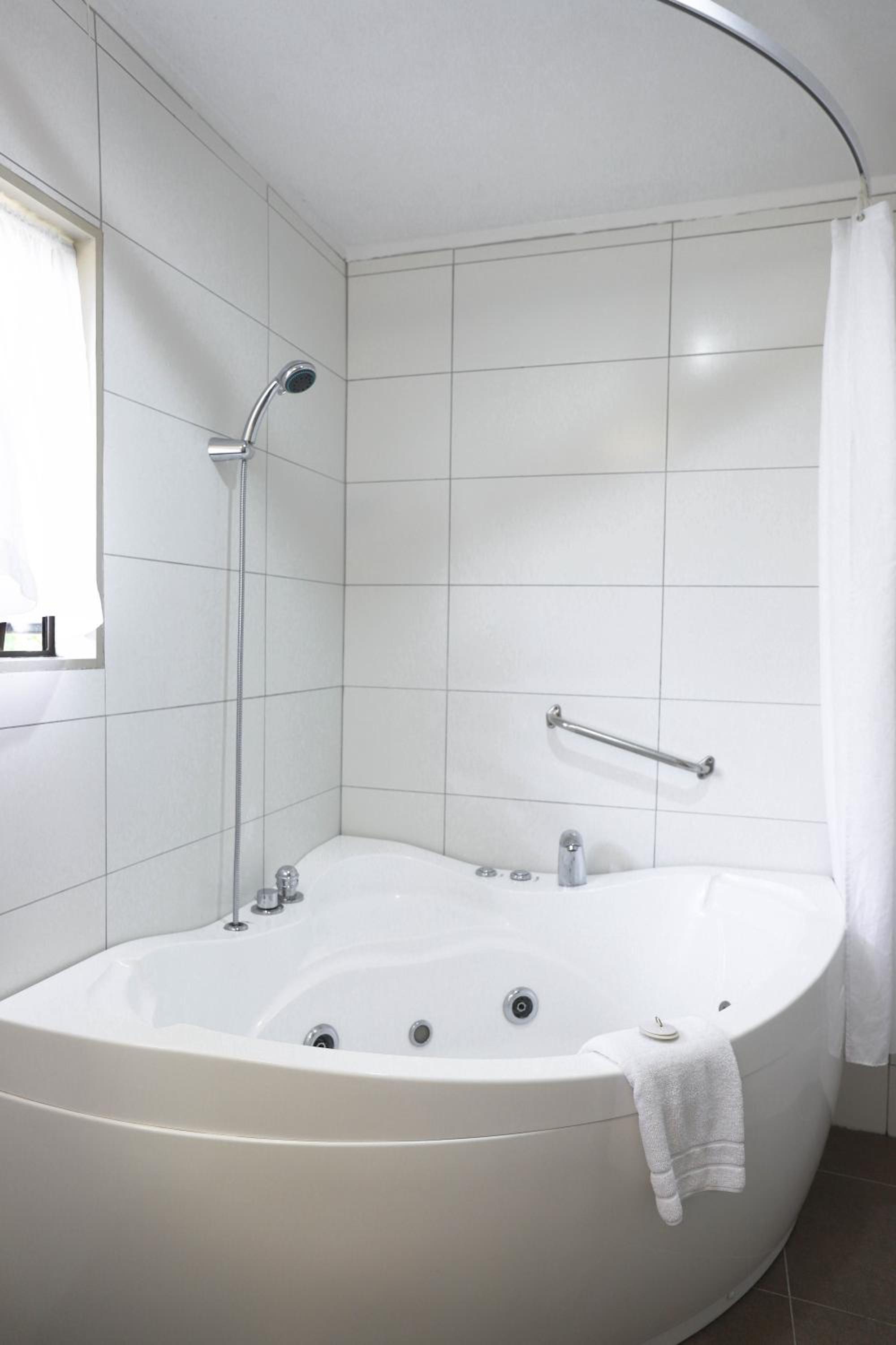 Twin Room with Bath