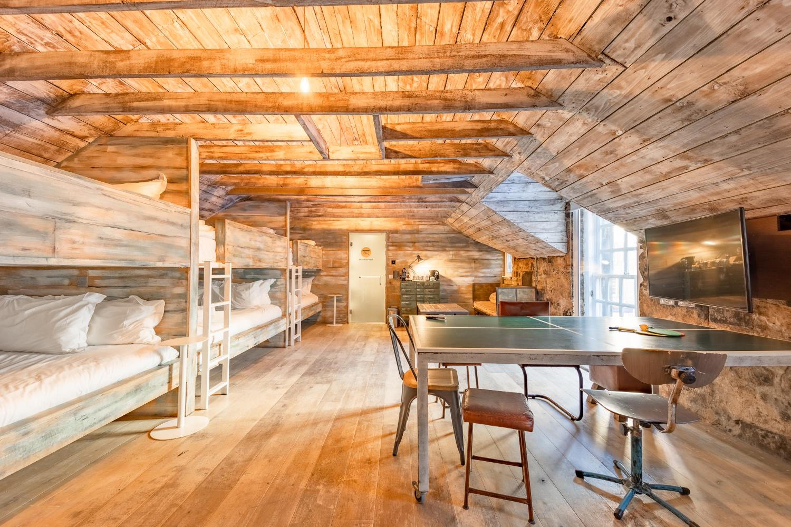 Private Dorm - The Ultimate Party Room