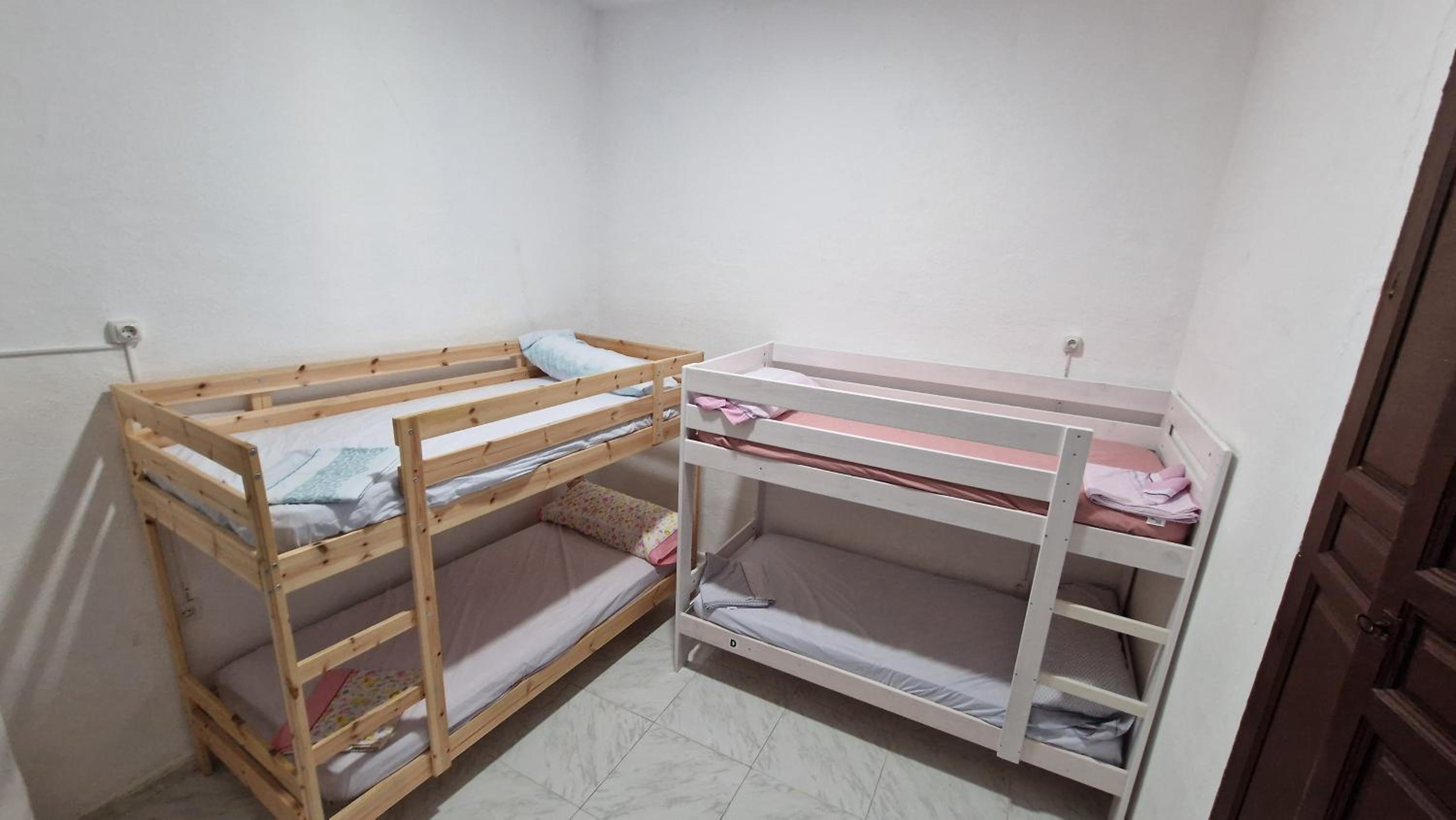 Cama en Habitación Compartida Mixta de 4 Camas