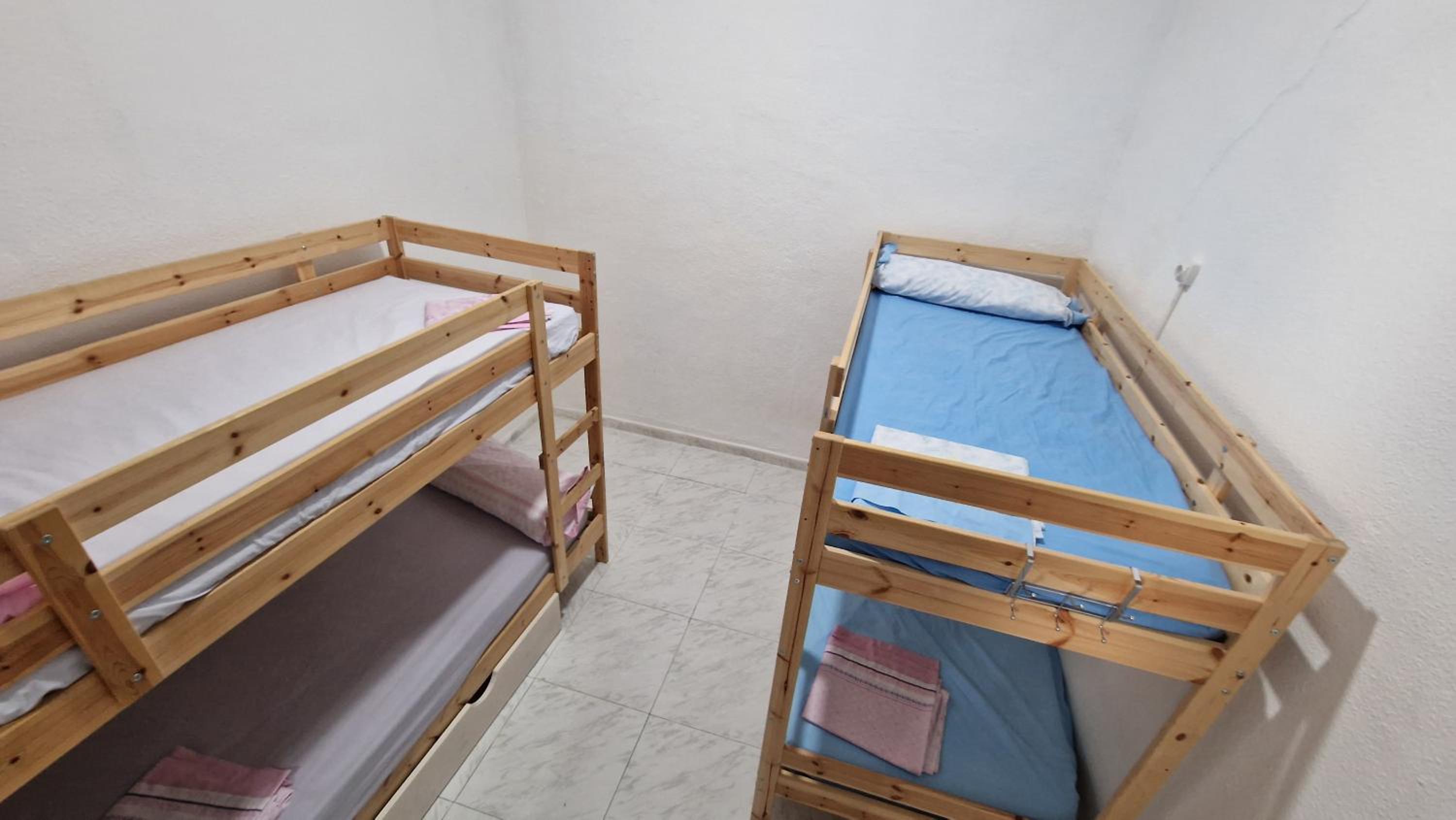 Cama en Habitación Compartida Mixta de 4 Camas