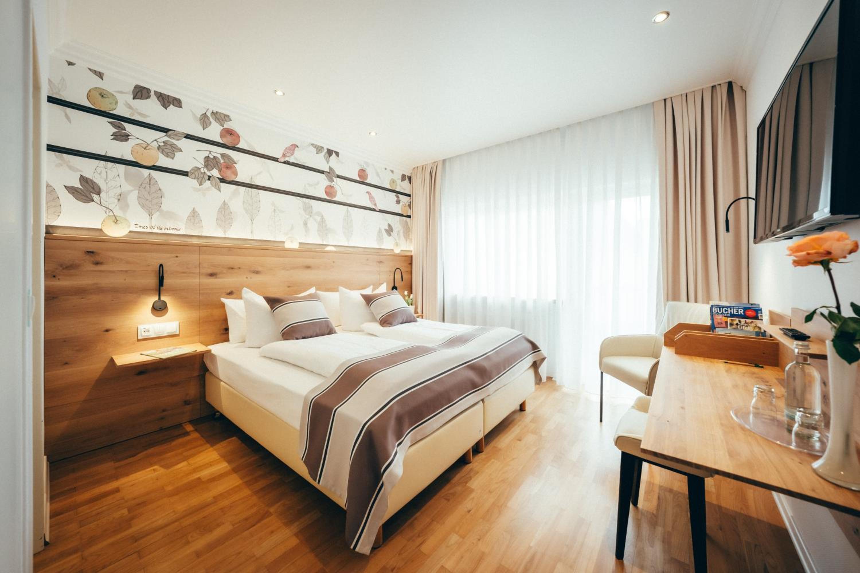 Double Room - Photo 7