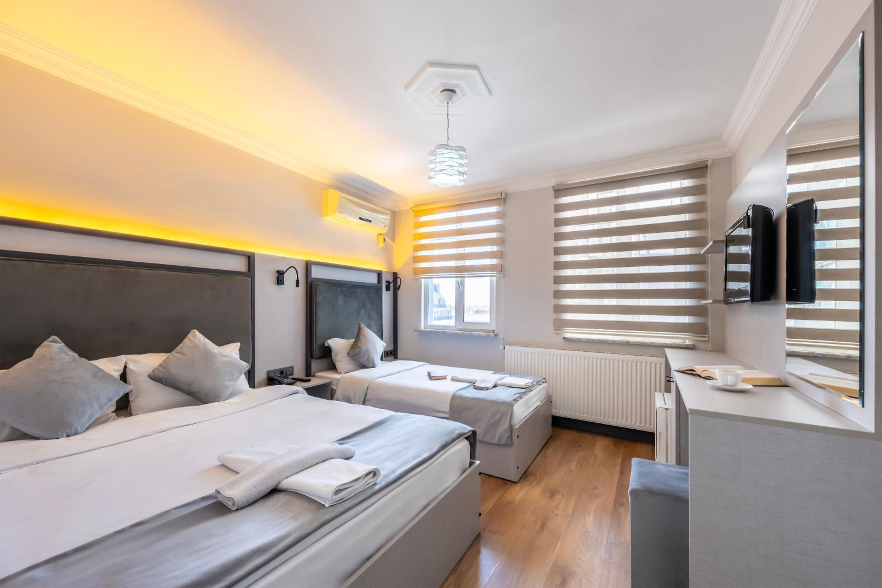 Classic Triple Room photo 1