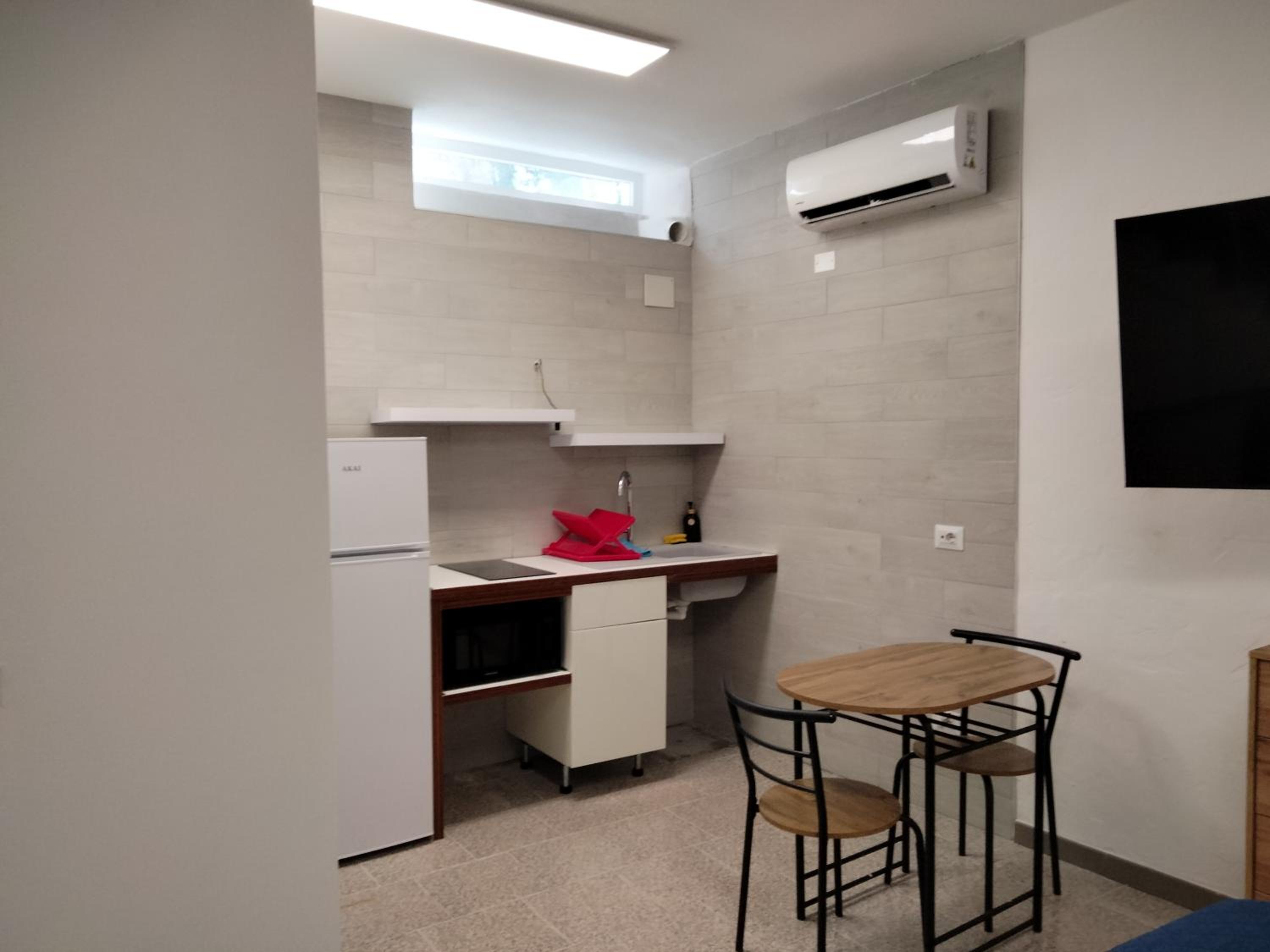 One-Bedroom Apartment photo 3