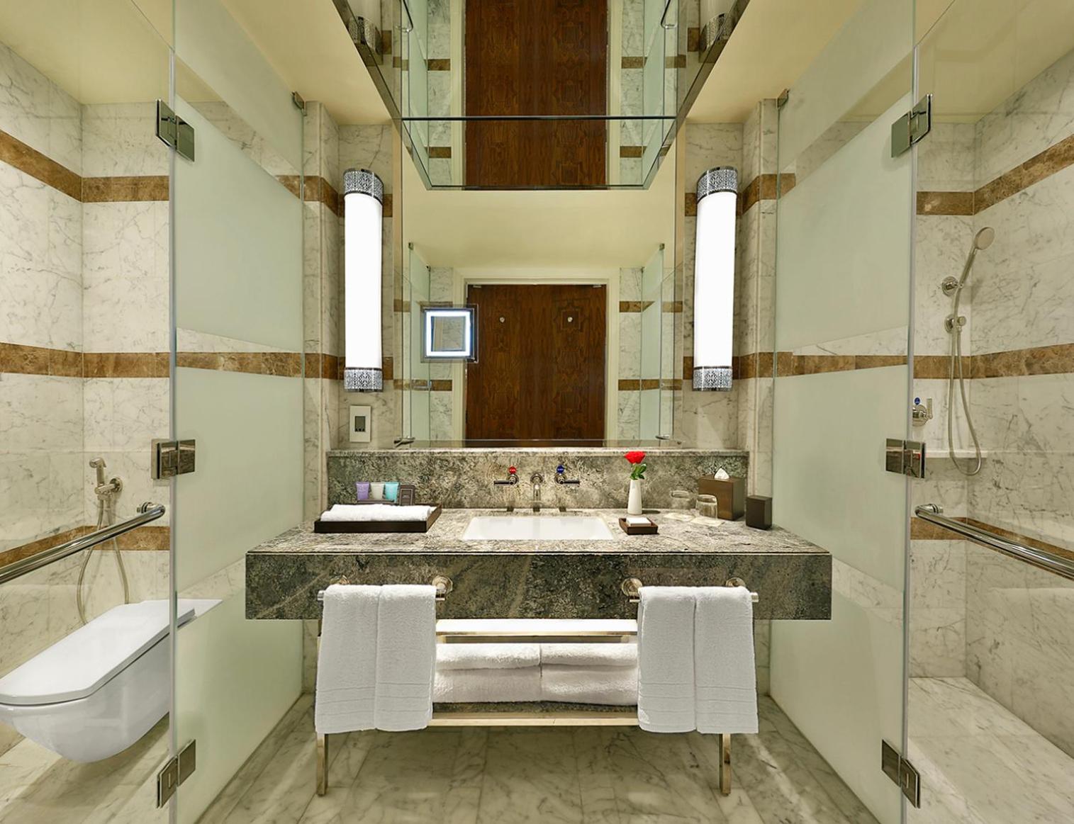 Three-Bedroom Family Suite thumbnail 6