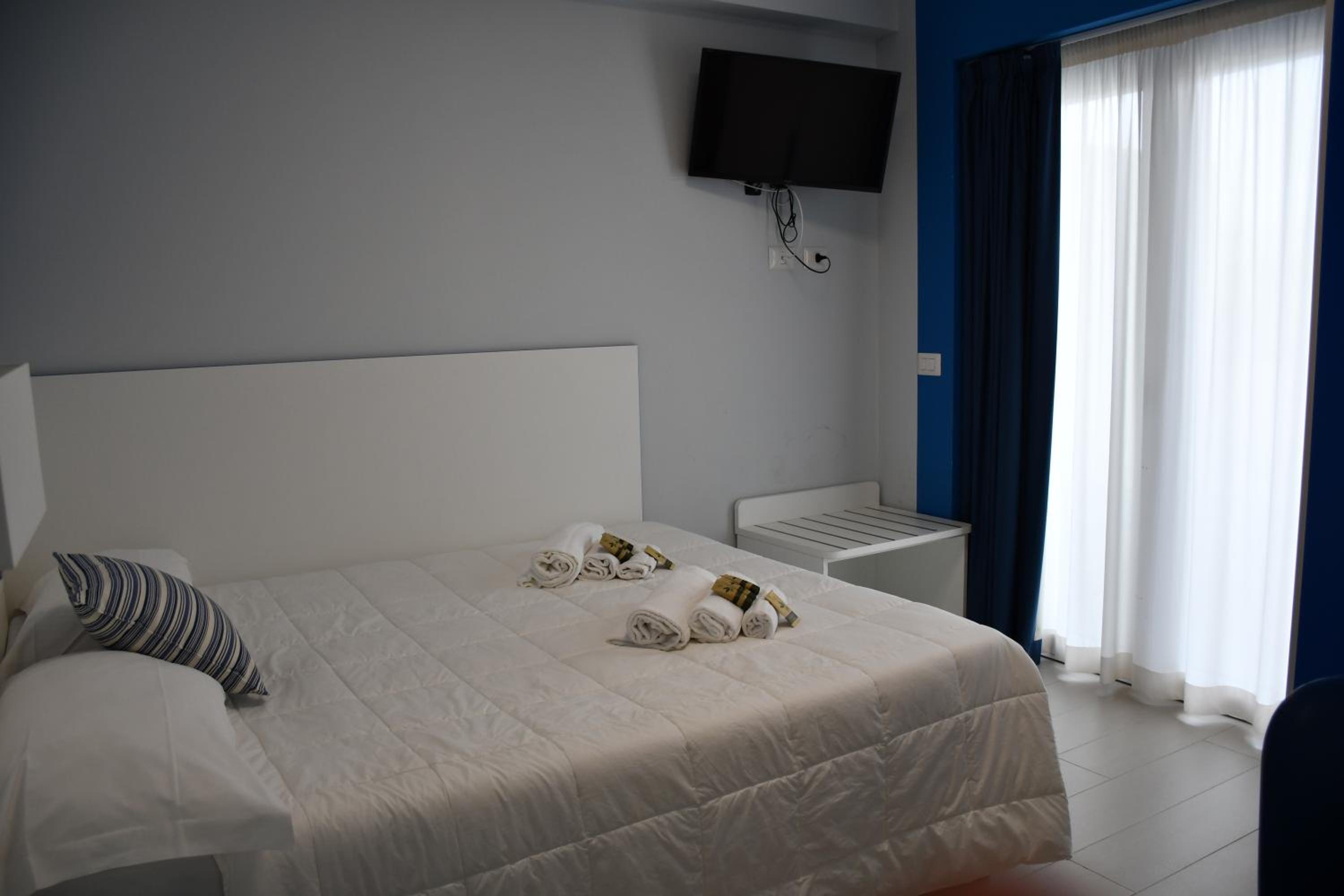 Double Room with Garden View - Photo 17