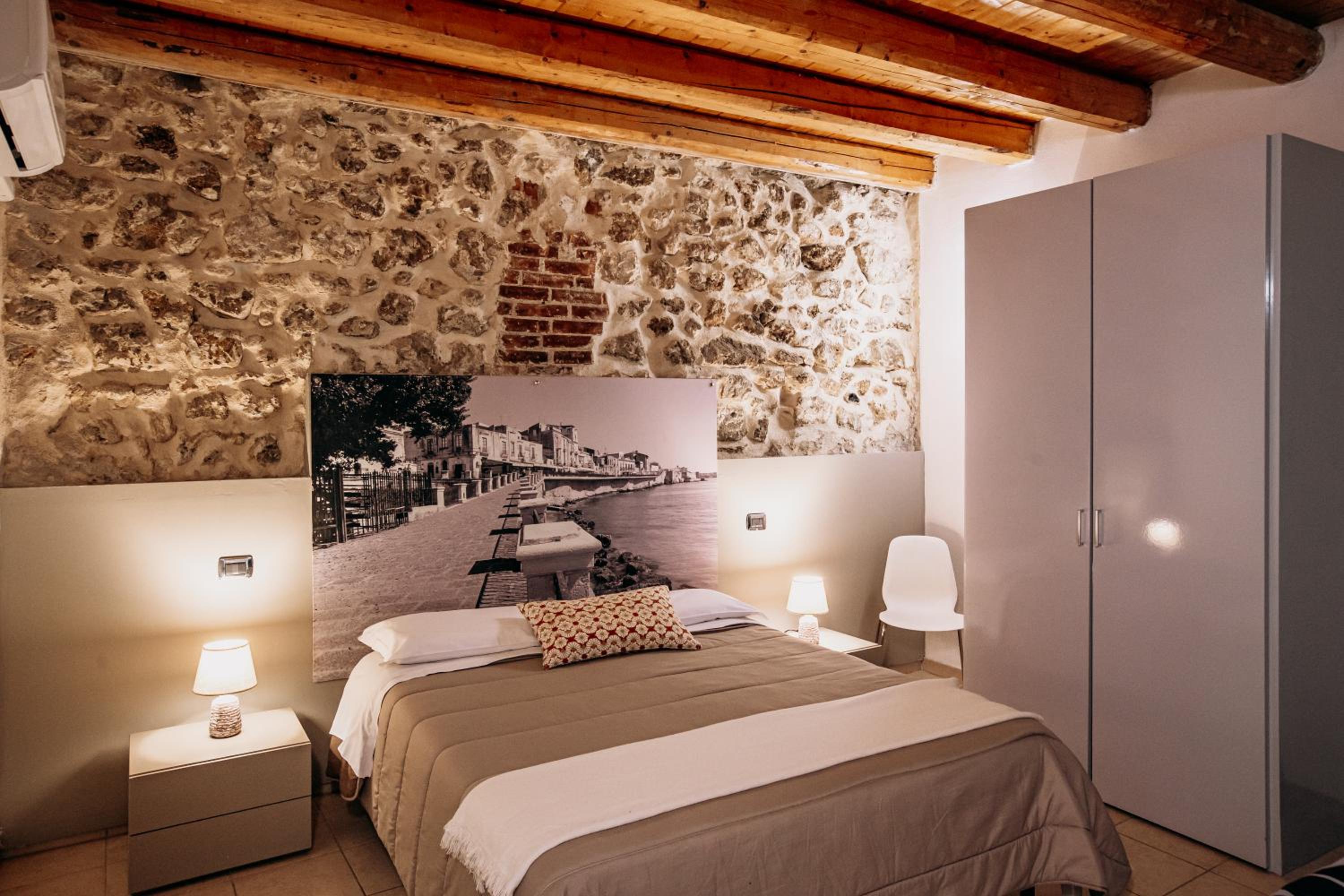 Double Room - Disability Access - Photo 7