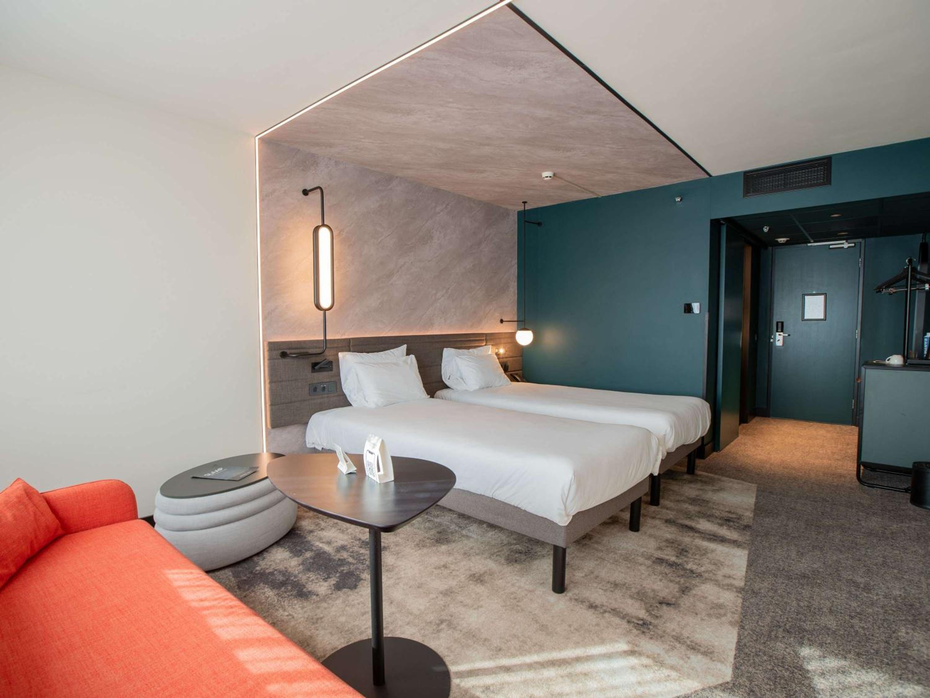 Superior Twin Room with Sofa Bed photo 3