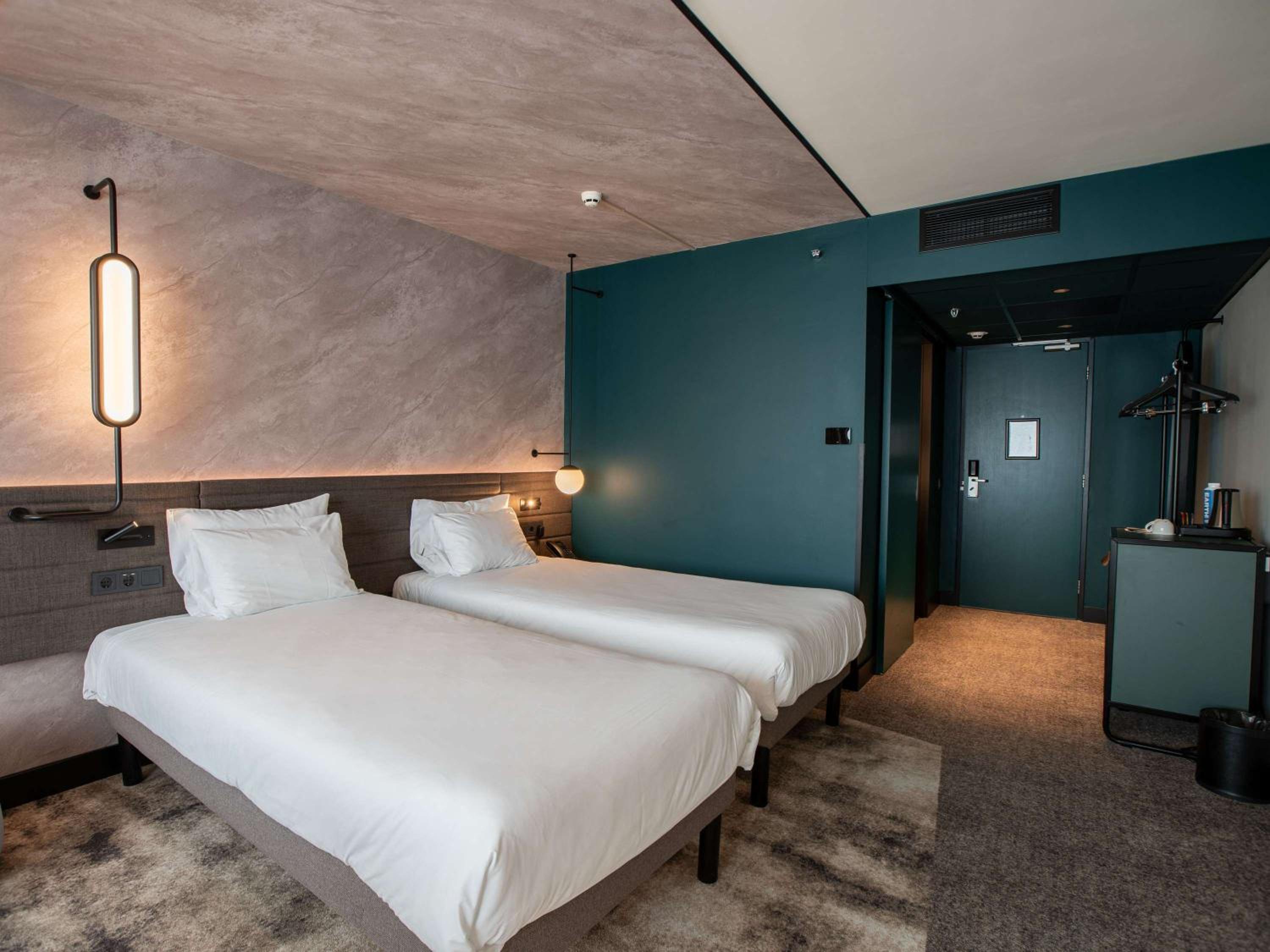 Superior Twin Room with Sofa Bed photo 1