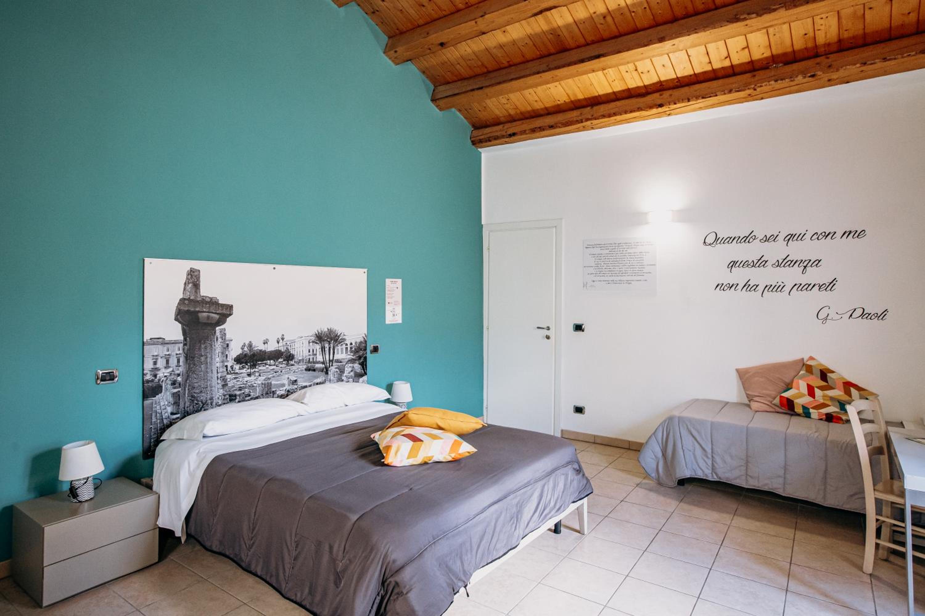 Double Room with Private External Bathroom - Photo 1