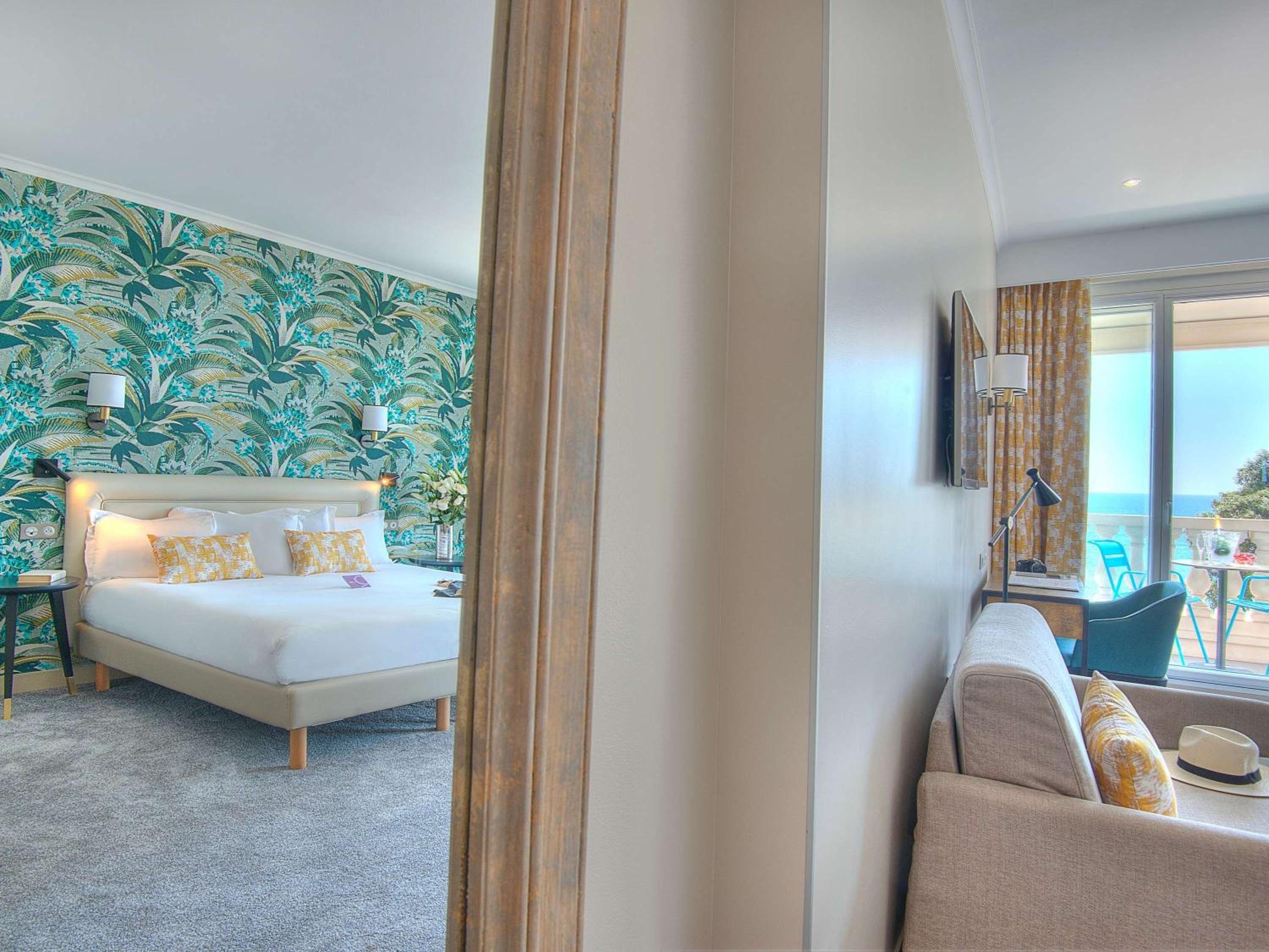 Deluxe Double Room with Balcony - Oceanfront photo 3
