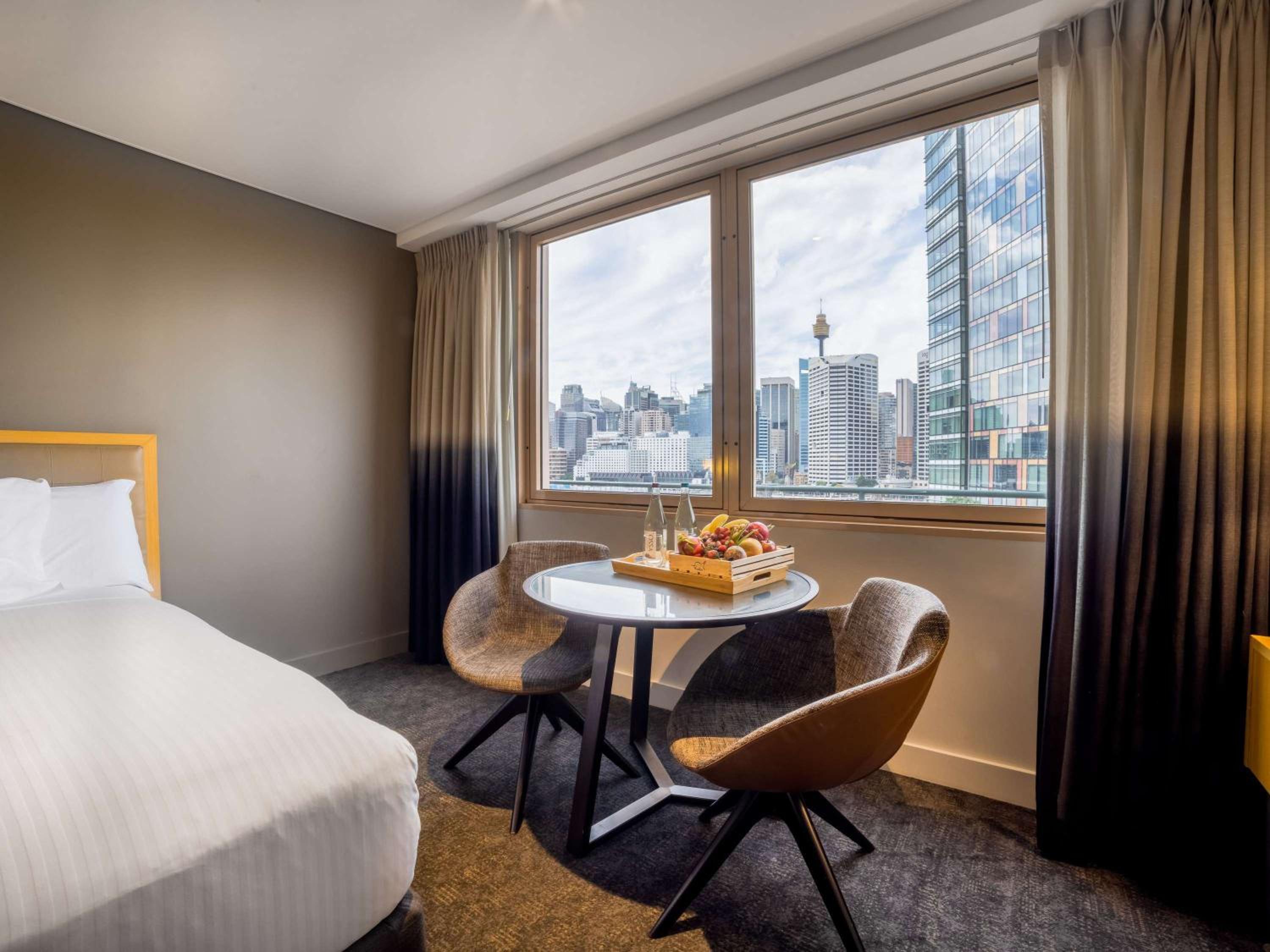 Deluxe Queen Room with City View