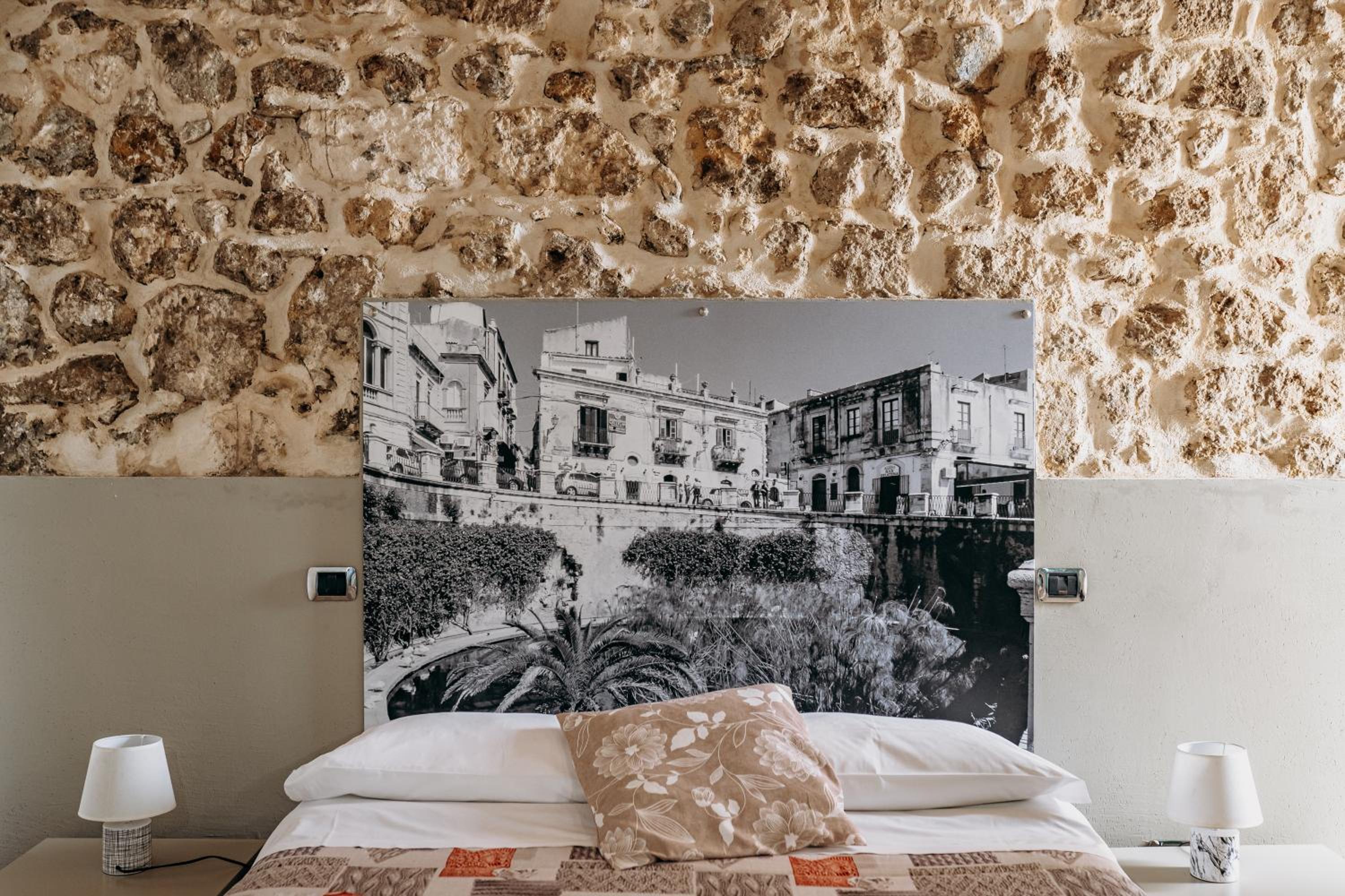 Double Room - Photo 5