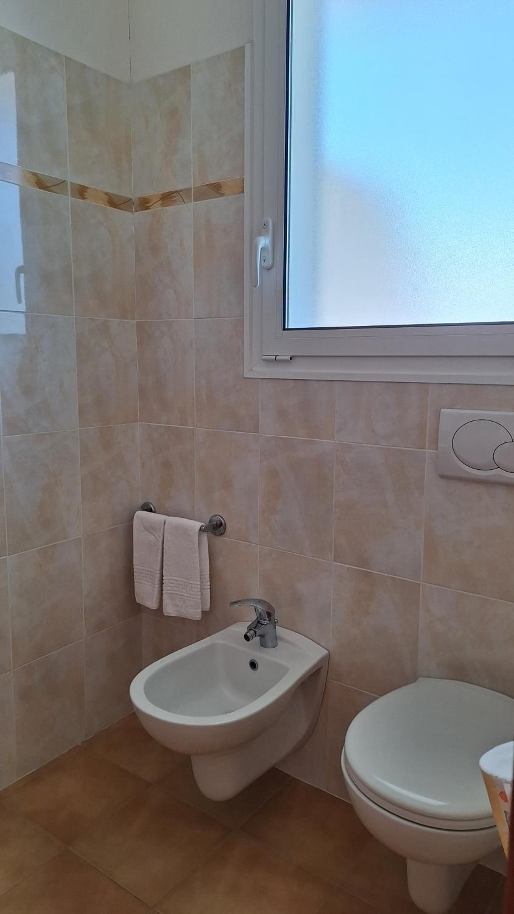 Standard Double Room - Photo 5