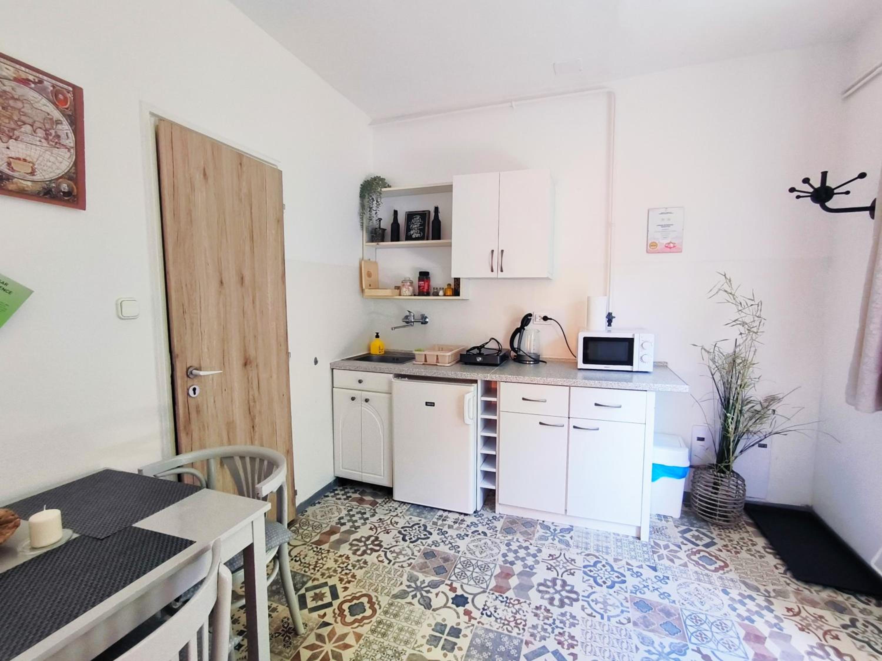 Studio Apartment - Photo 21