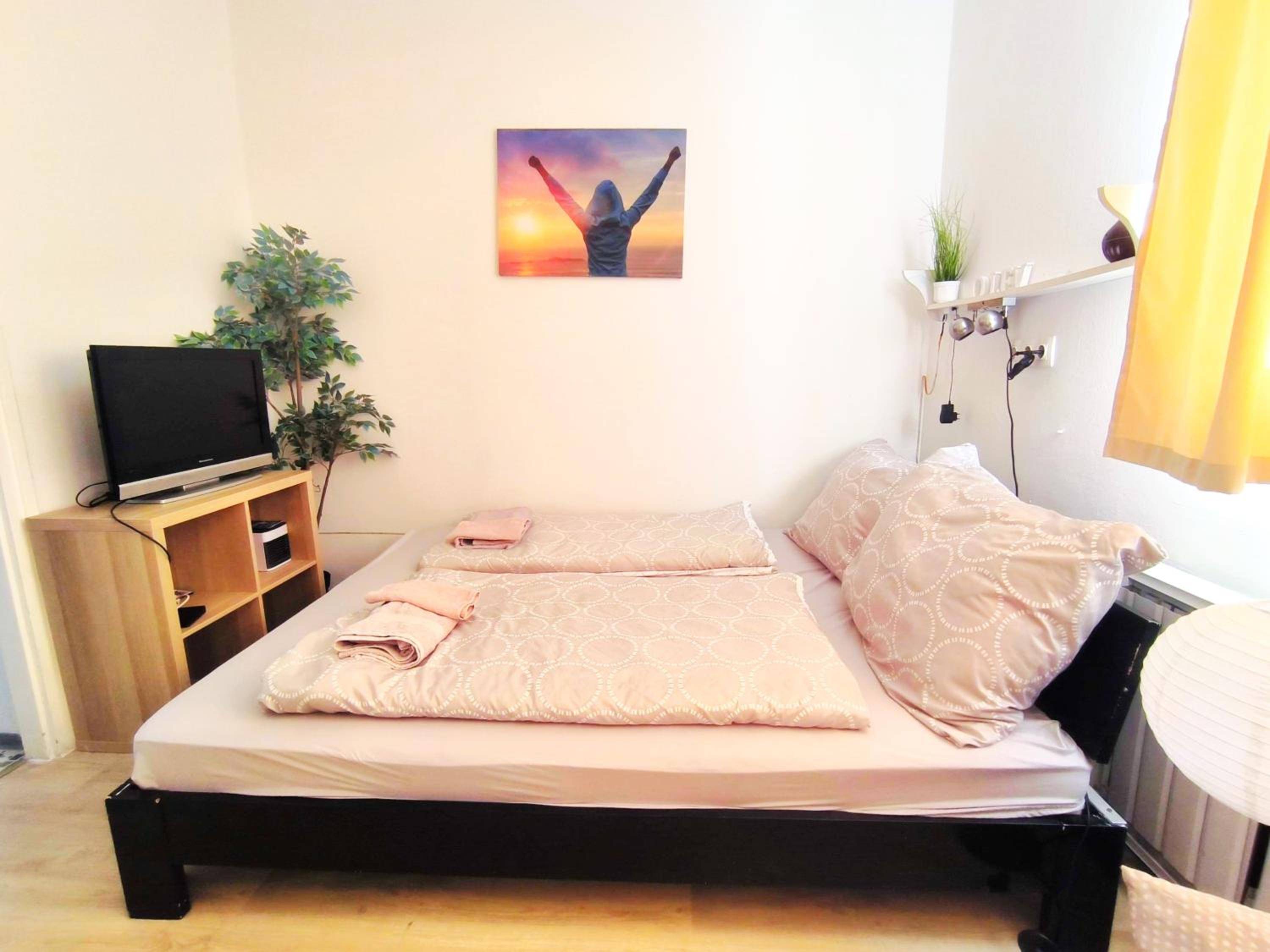 Studio Apartment - Photo 20