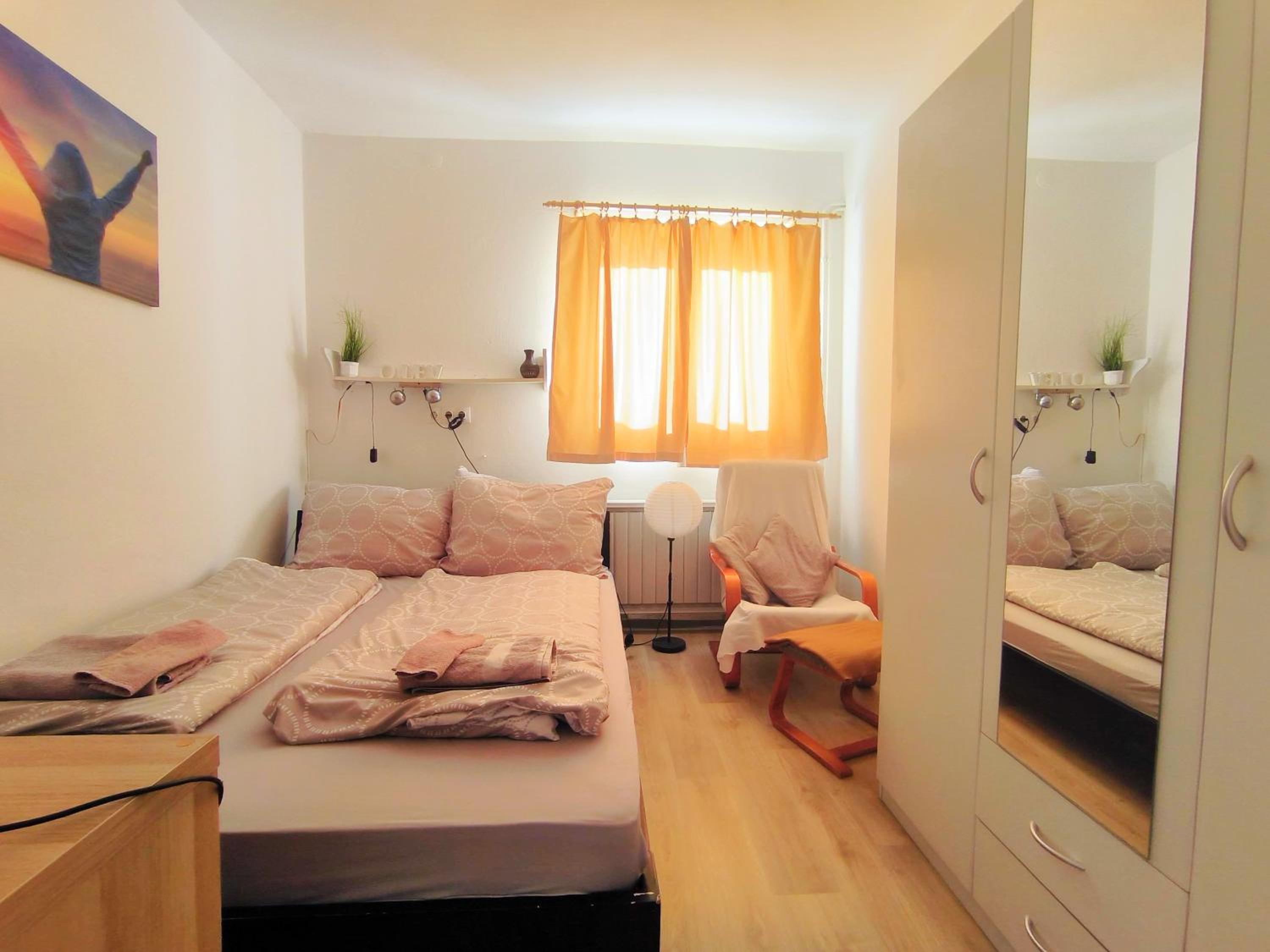 Studio Apartment - Photo 18