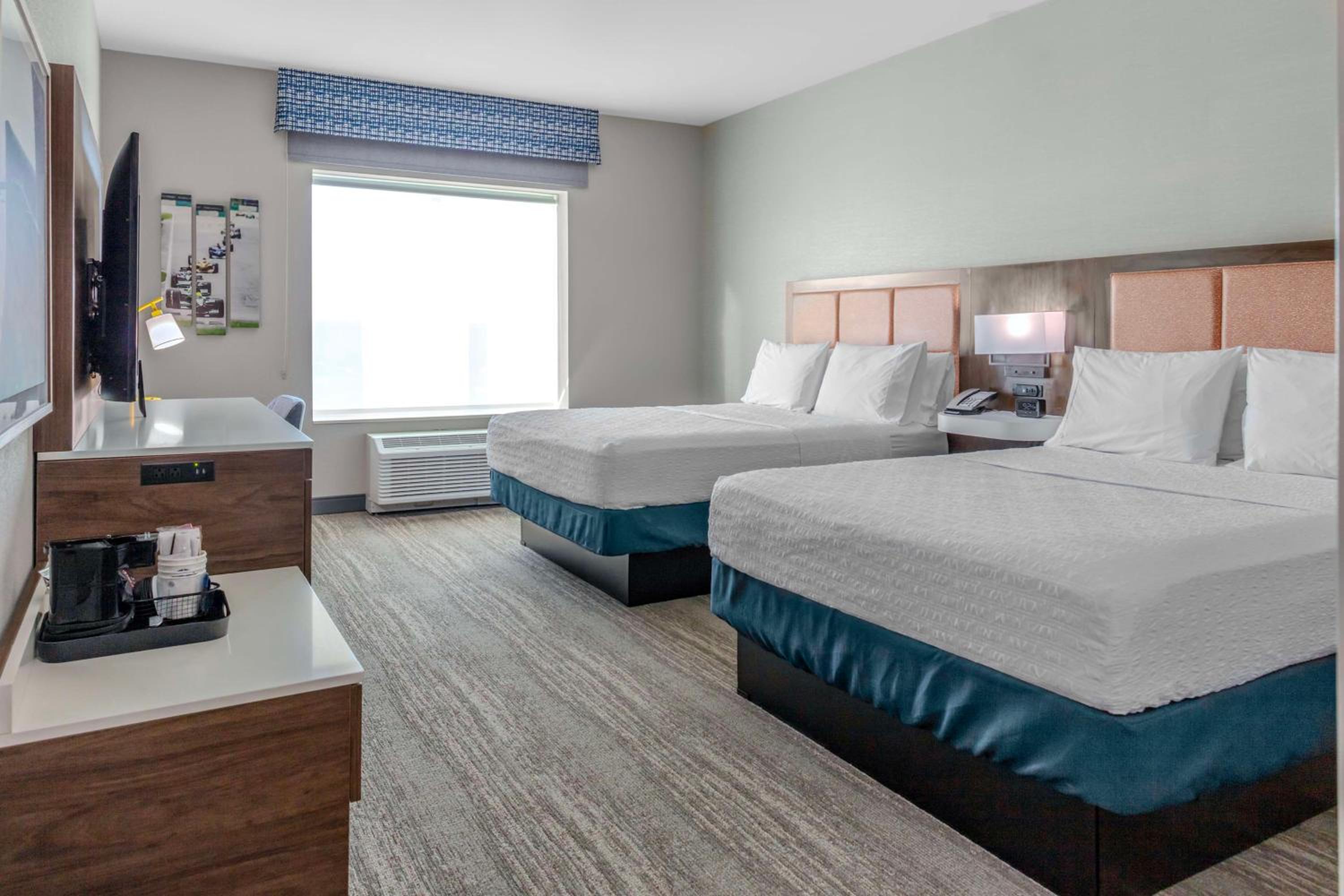 Queen Room with Two Queen Beds - Photo 1