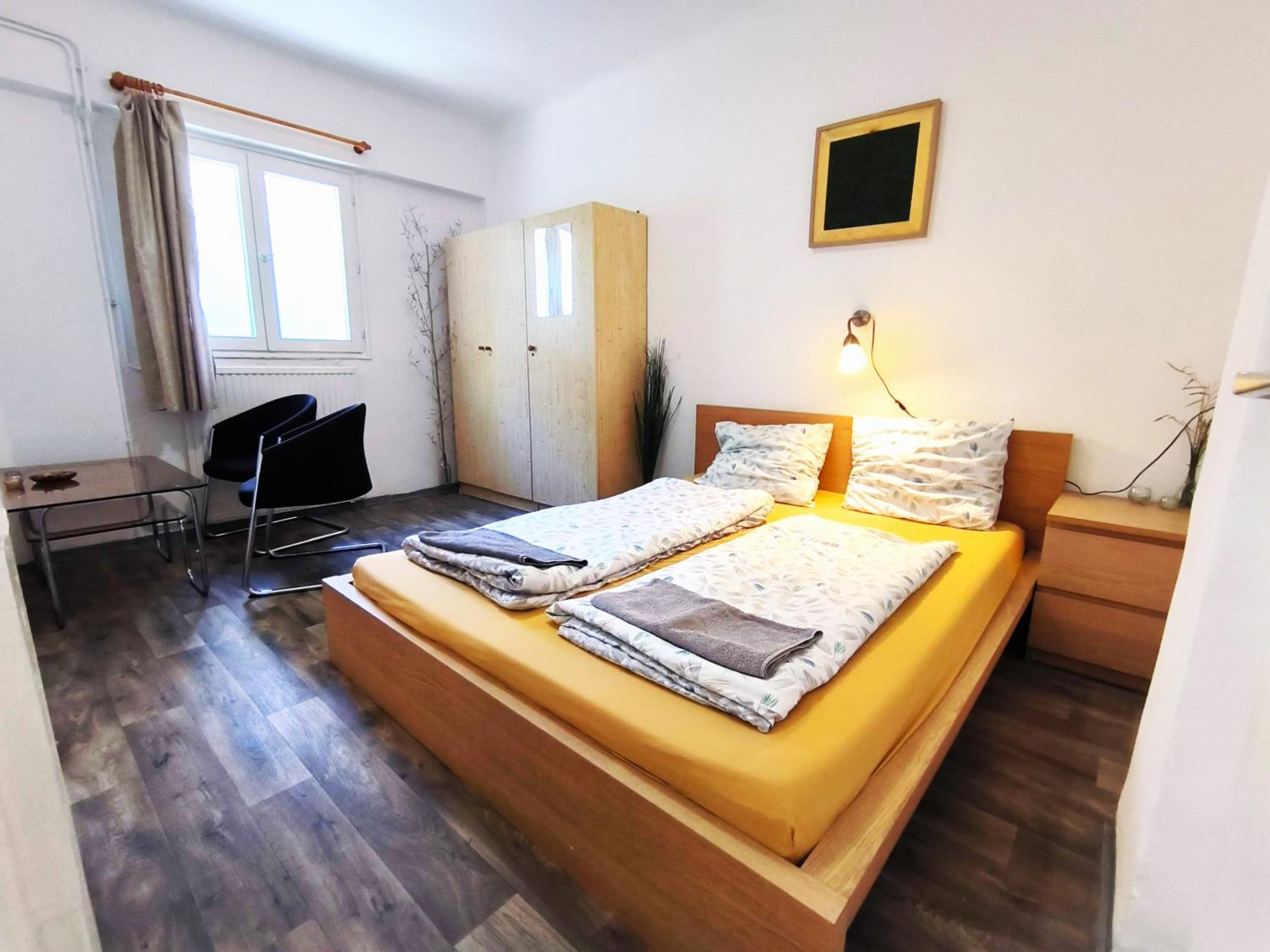 One-Bedroom Apartment - Photo 1
