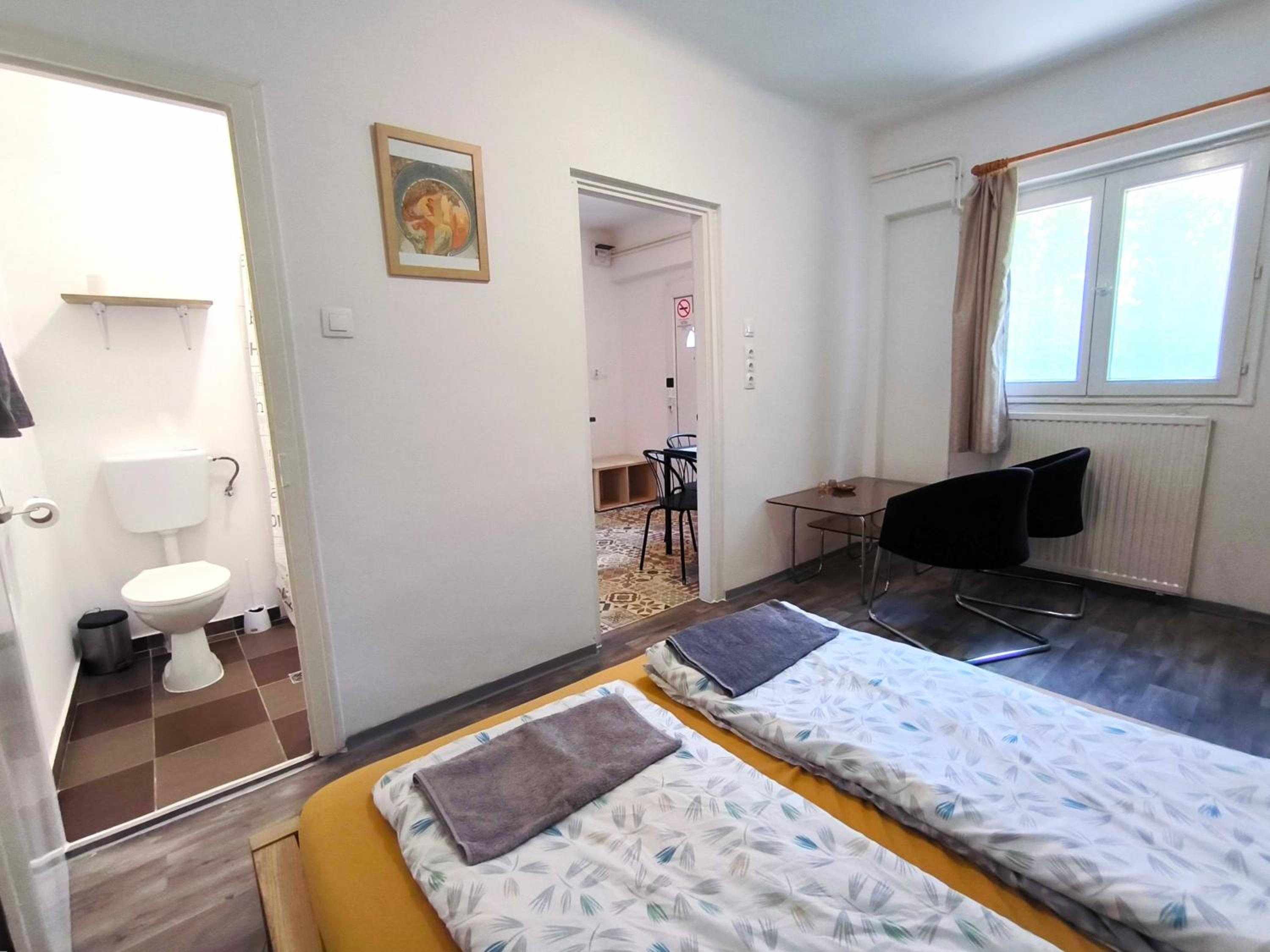 One-Bedroom Apartment - Photo 7