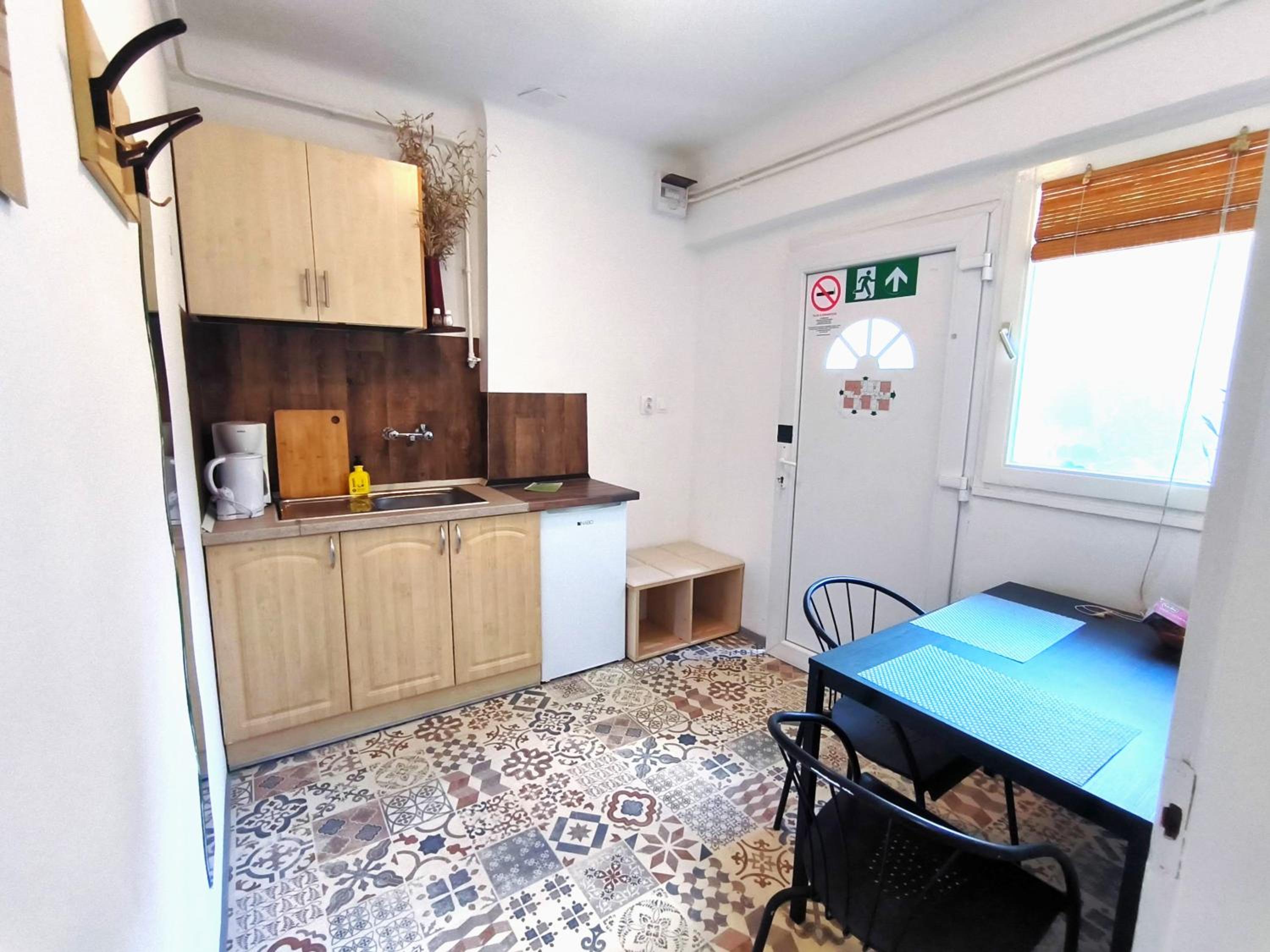 One-Bedroom Apartment - Photo 4