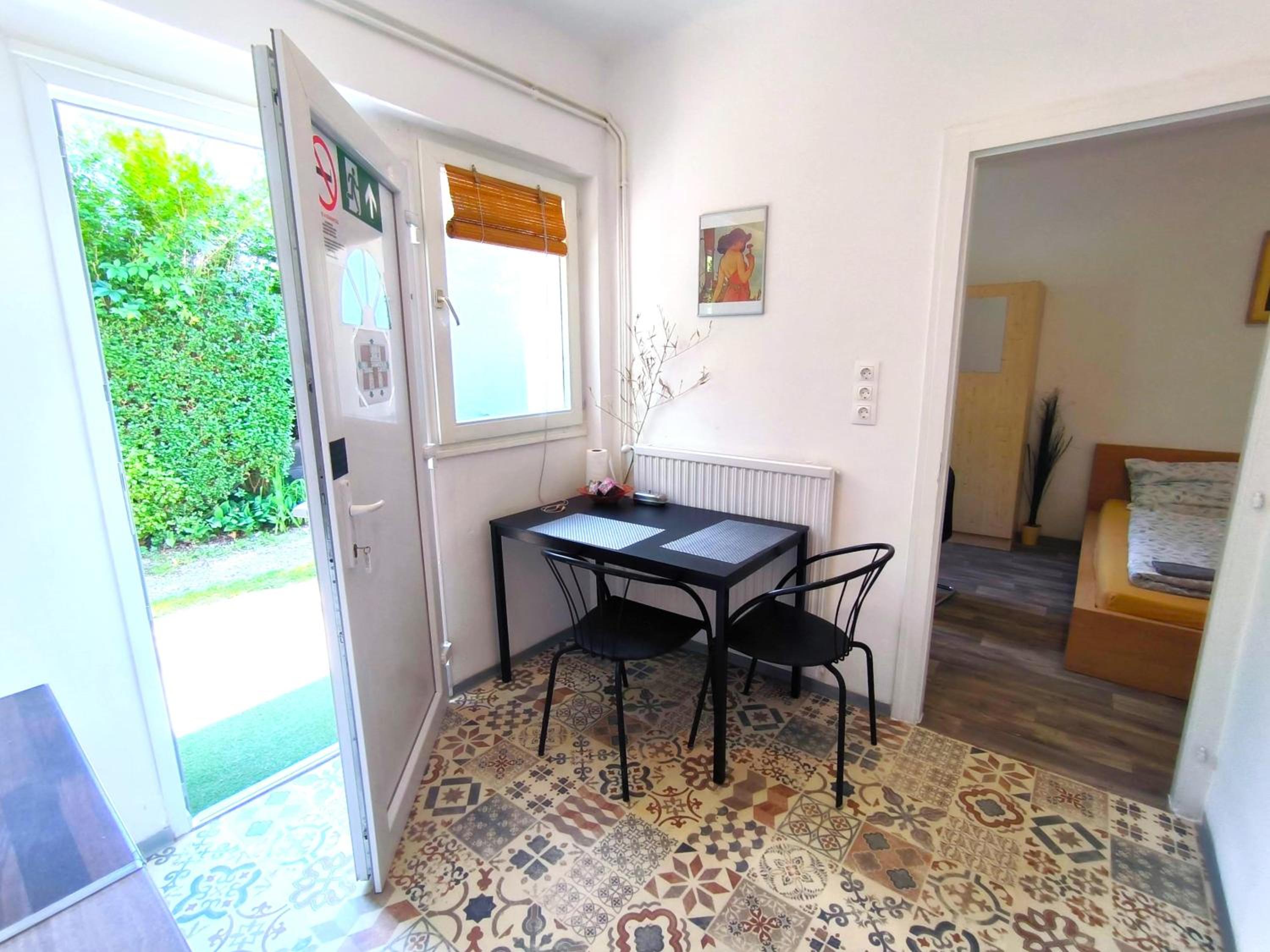 One-Bedroom Apartment - Photo 5