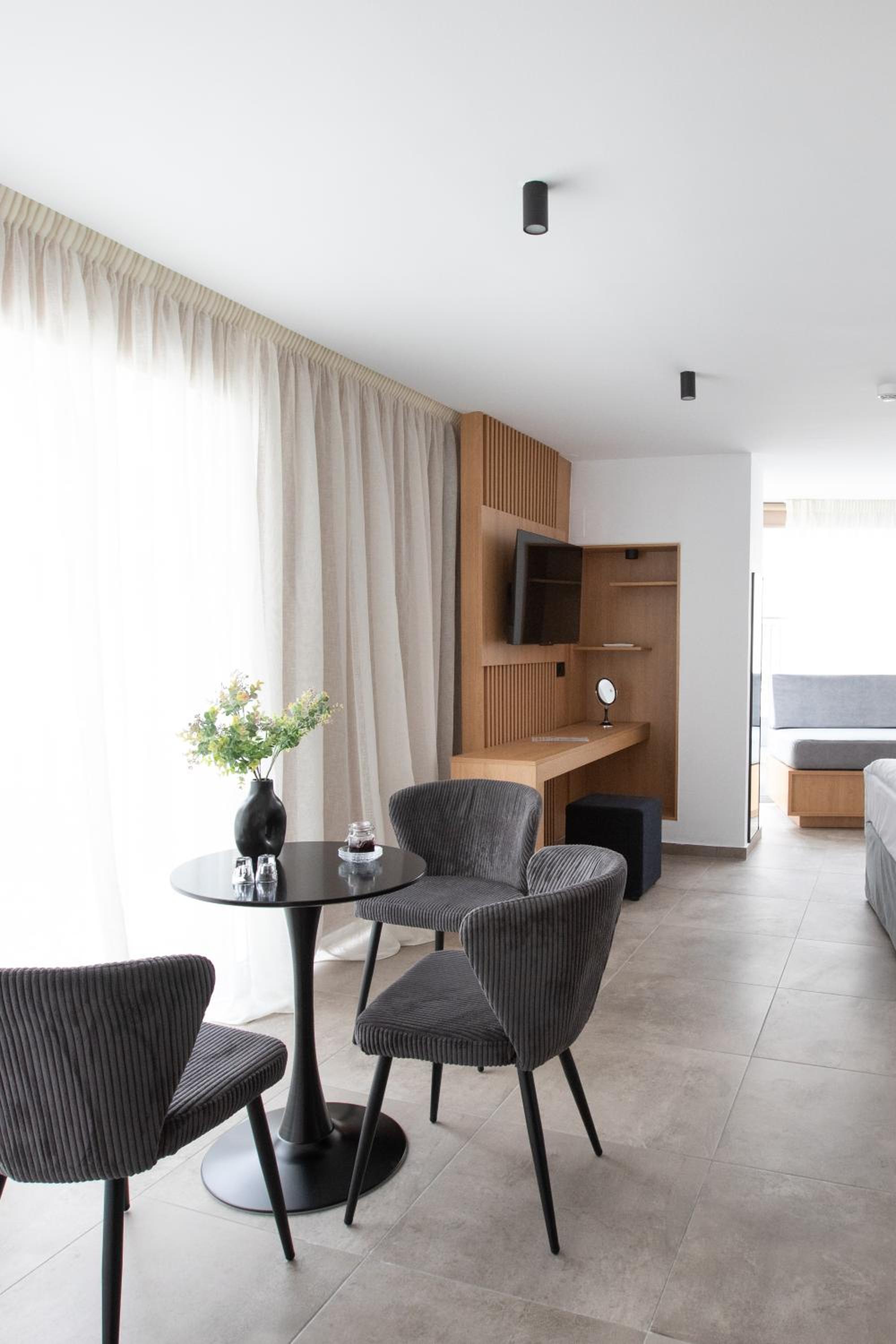Suite with Balcony - Photo 15