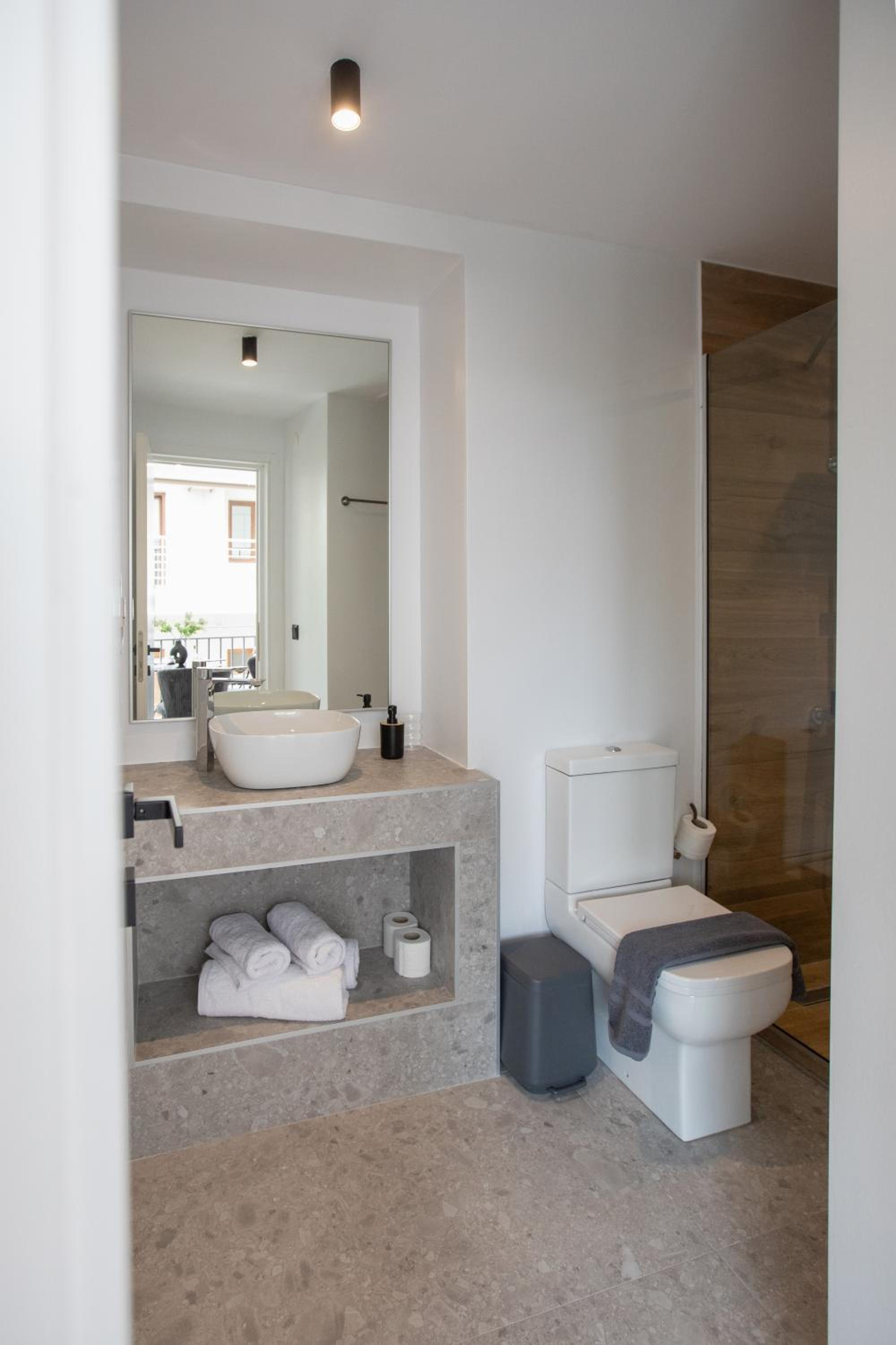 Suite with Balcony - Photo 19