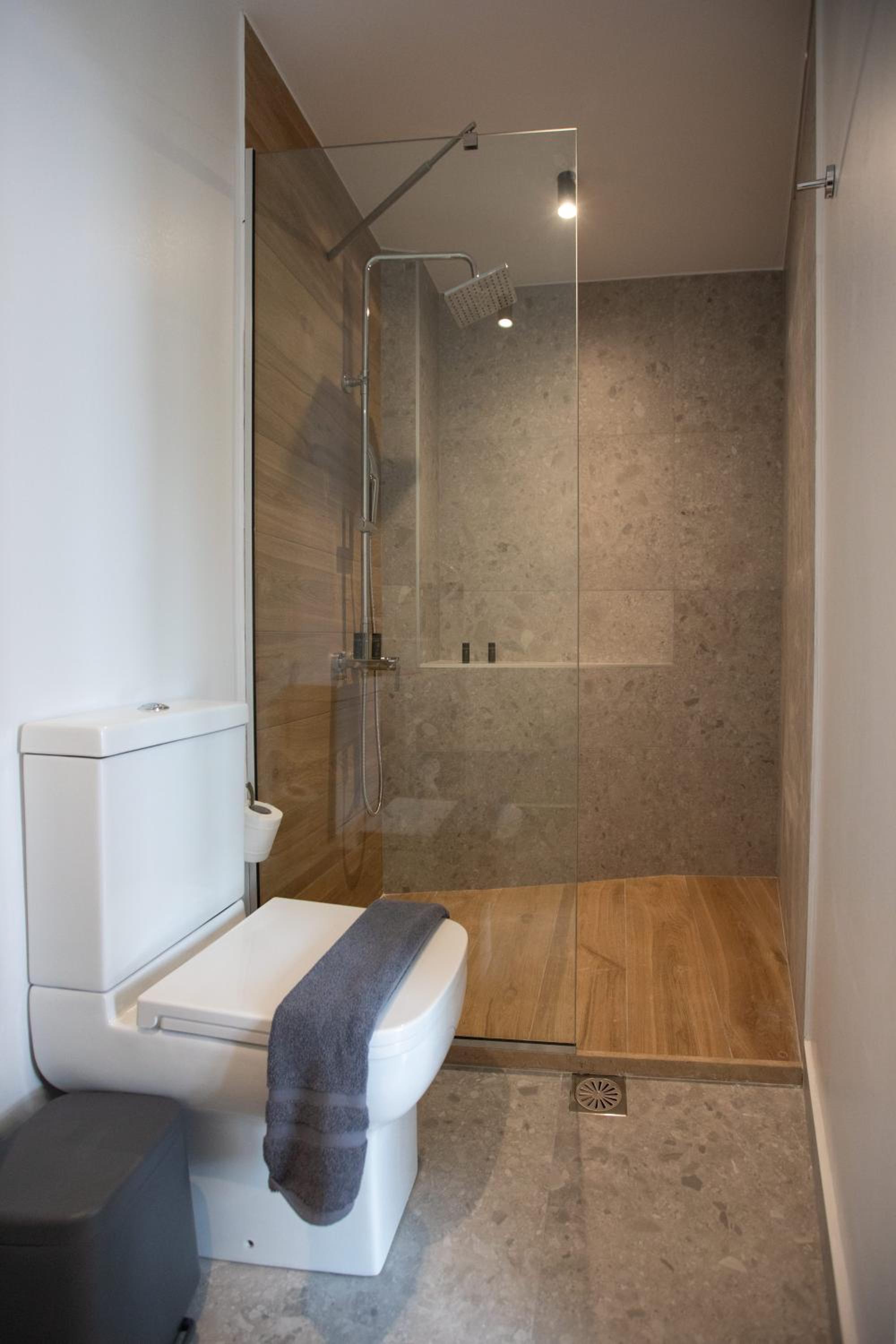 Suite with Balcony - Photo 3