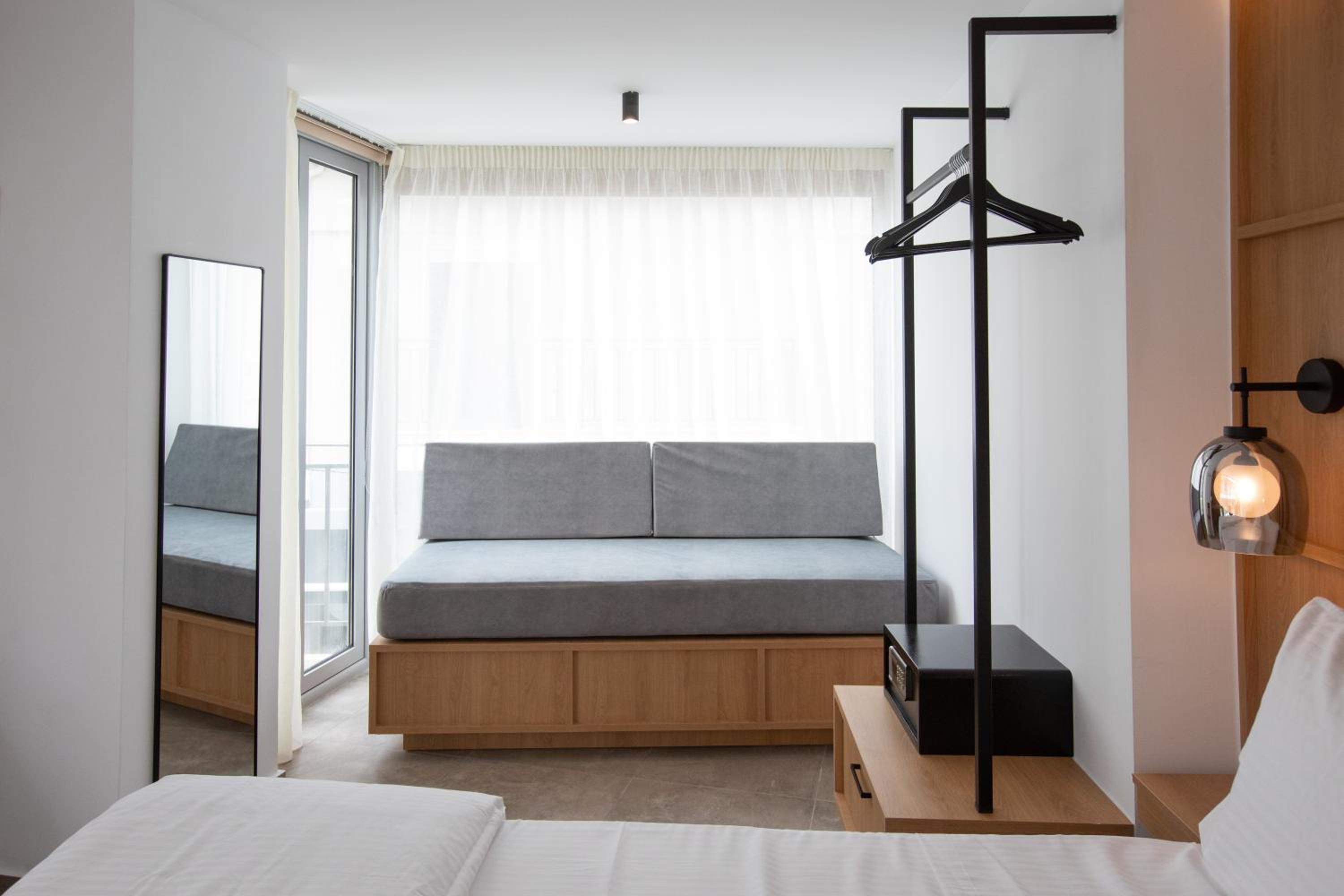 Suite with Balcony - Photo 20