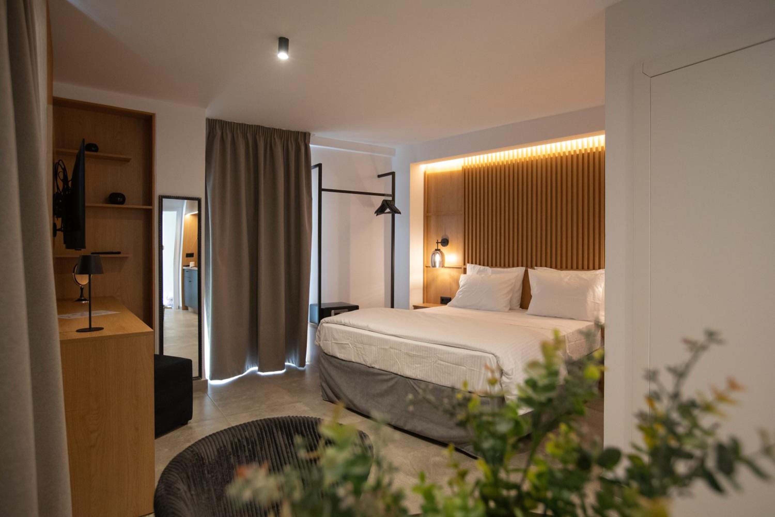 Junior Suite with Balcony photo 1