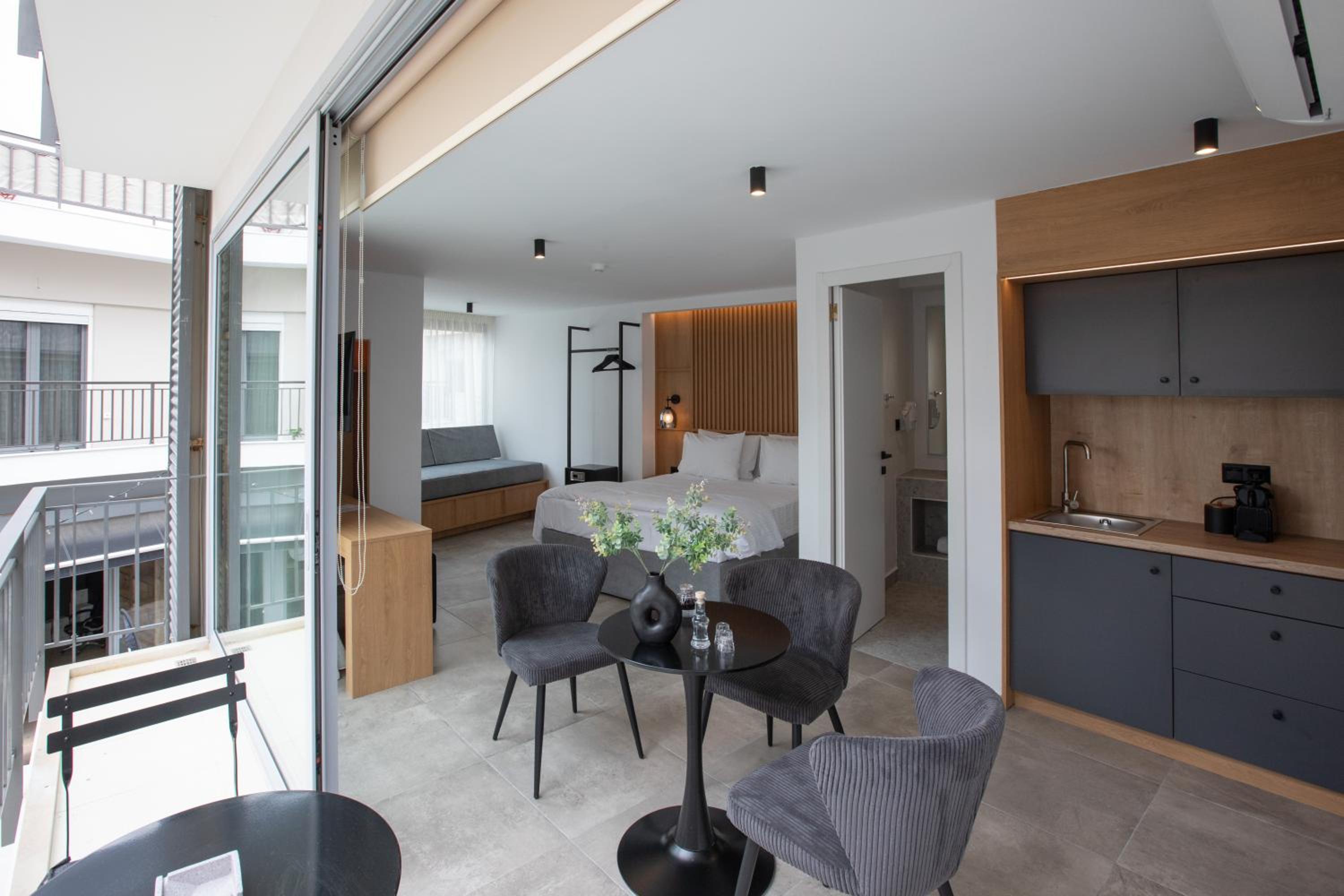 Suite with Balcony - Photo 1