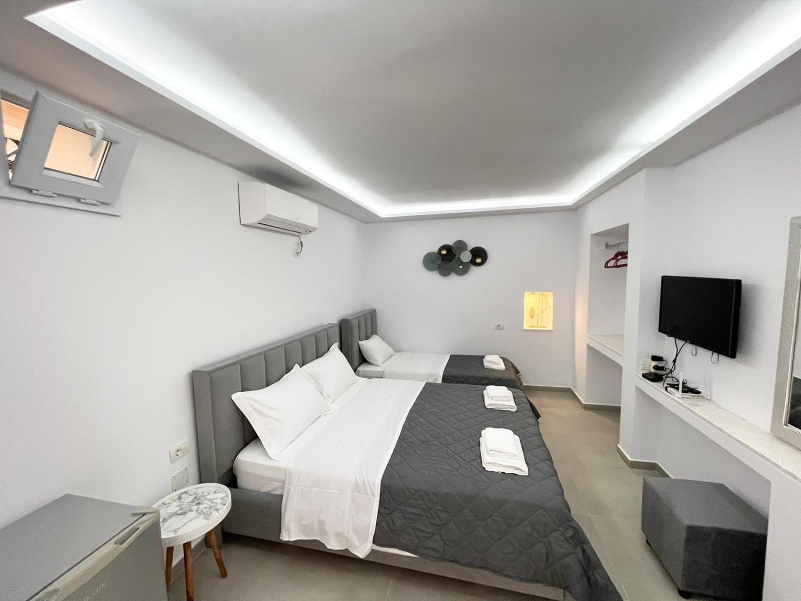 One-Bedroom Apartment photo 2