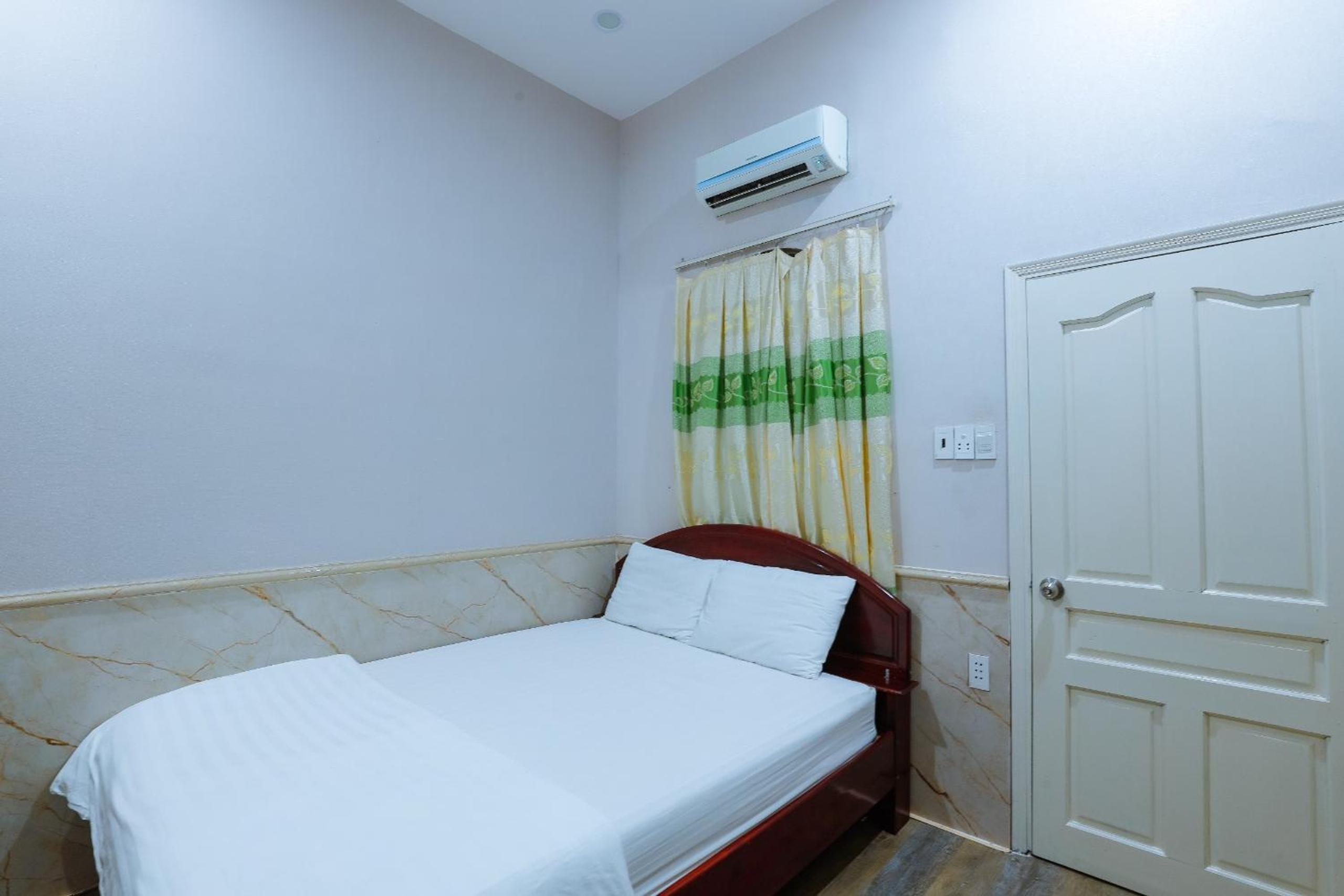 Single Room With Private Bathroom photo 3