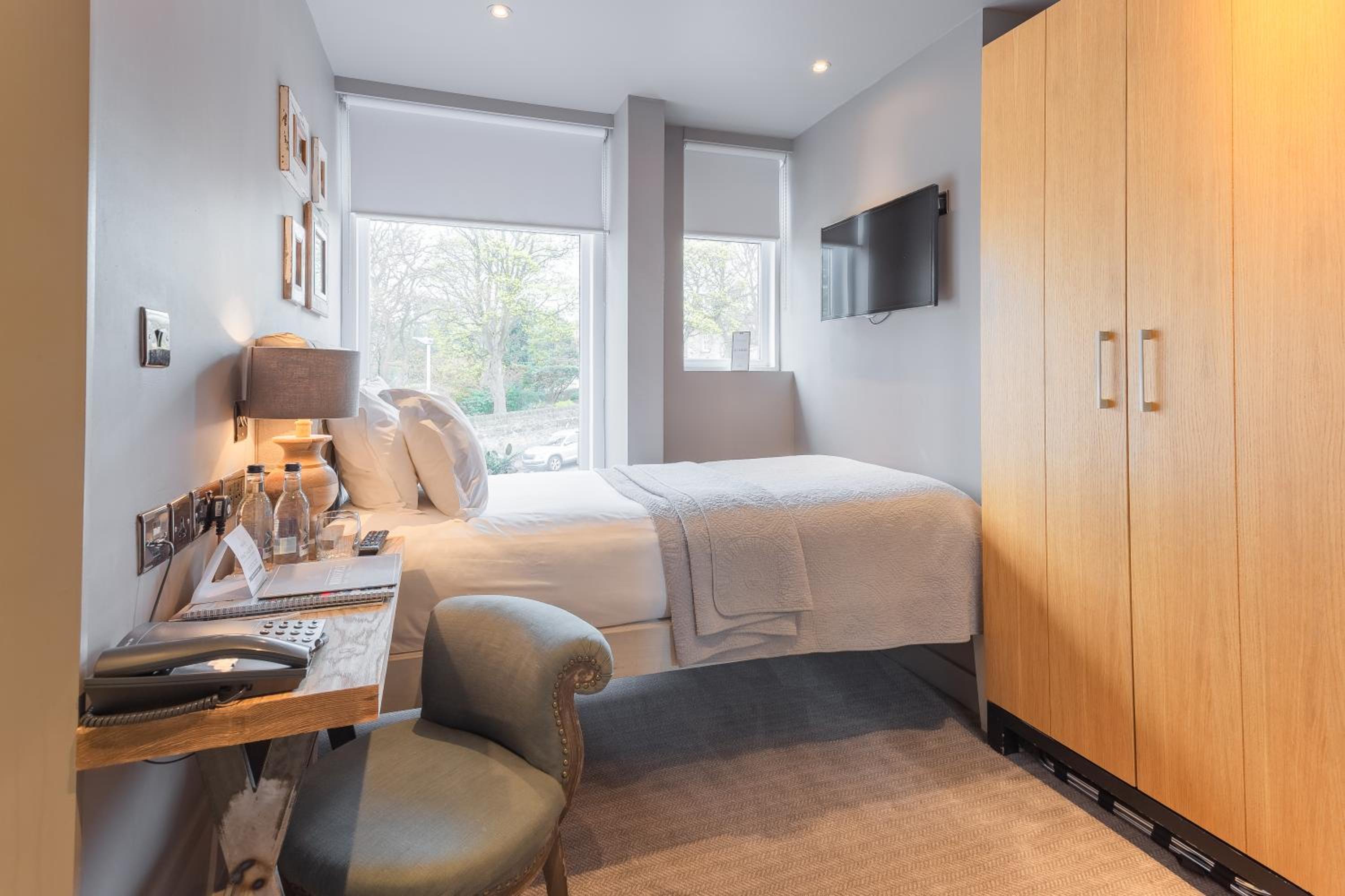 Classic Single Room