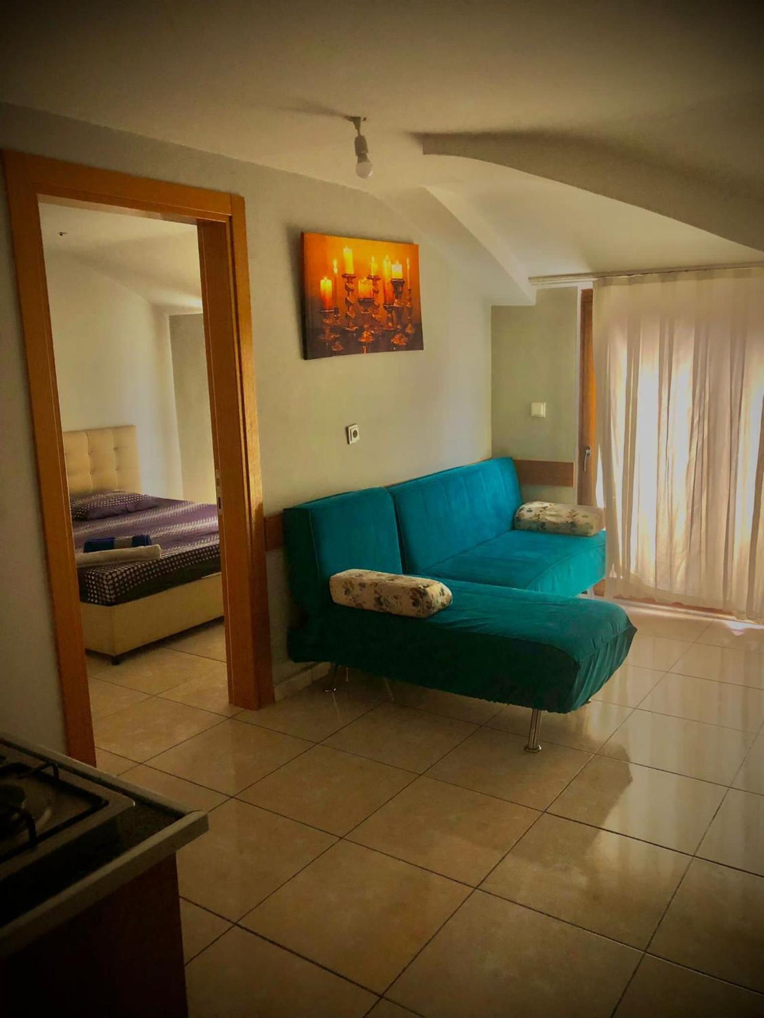 One-Bedroom Apartment photo 1